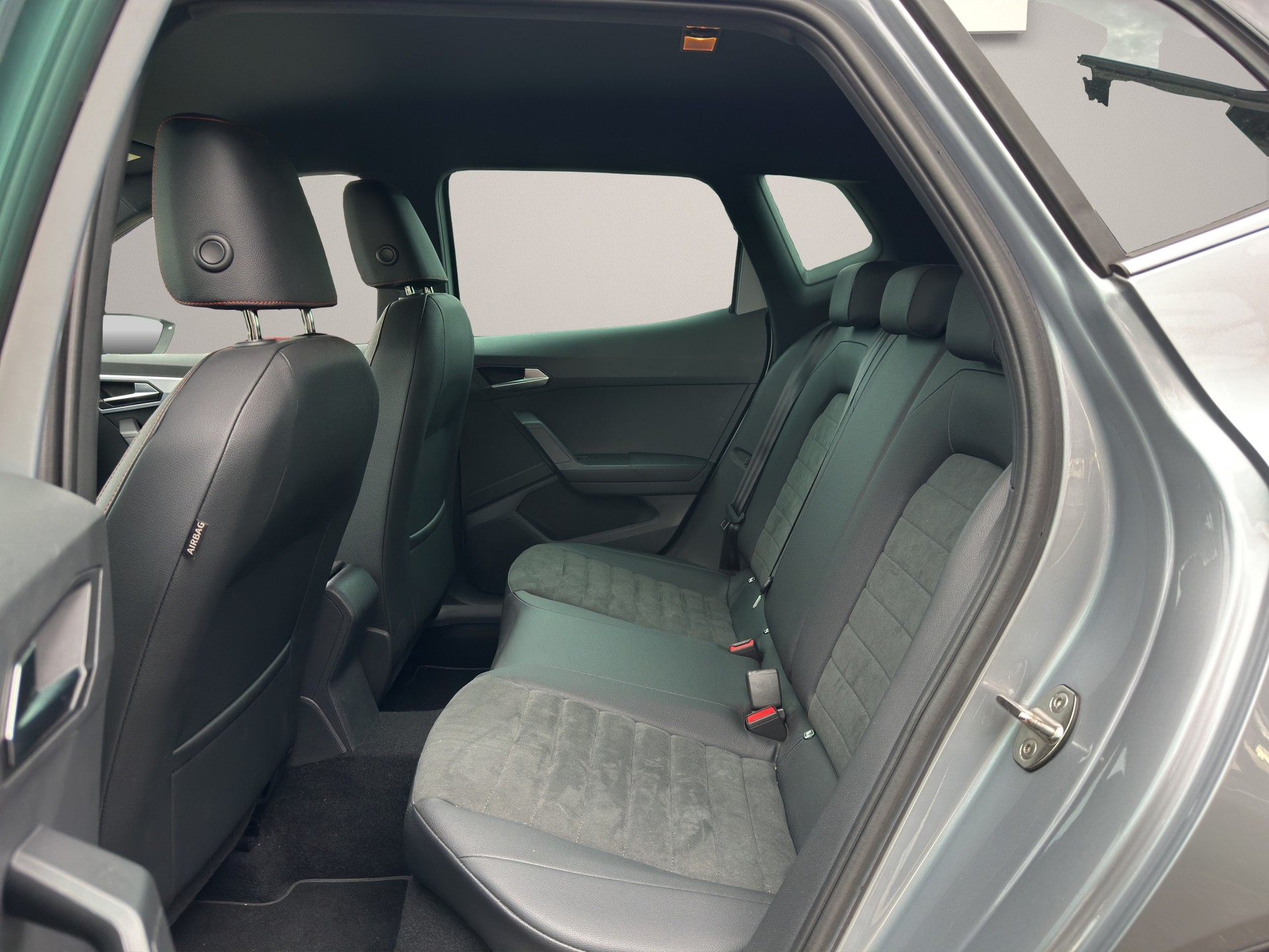 SEAT Arona 1.0 TSI Eco Hola FR DSG-image-9
