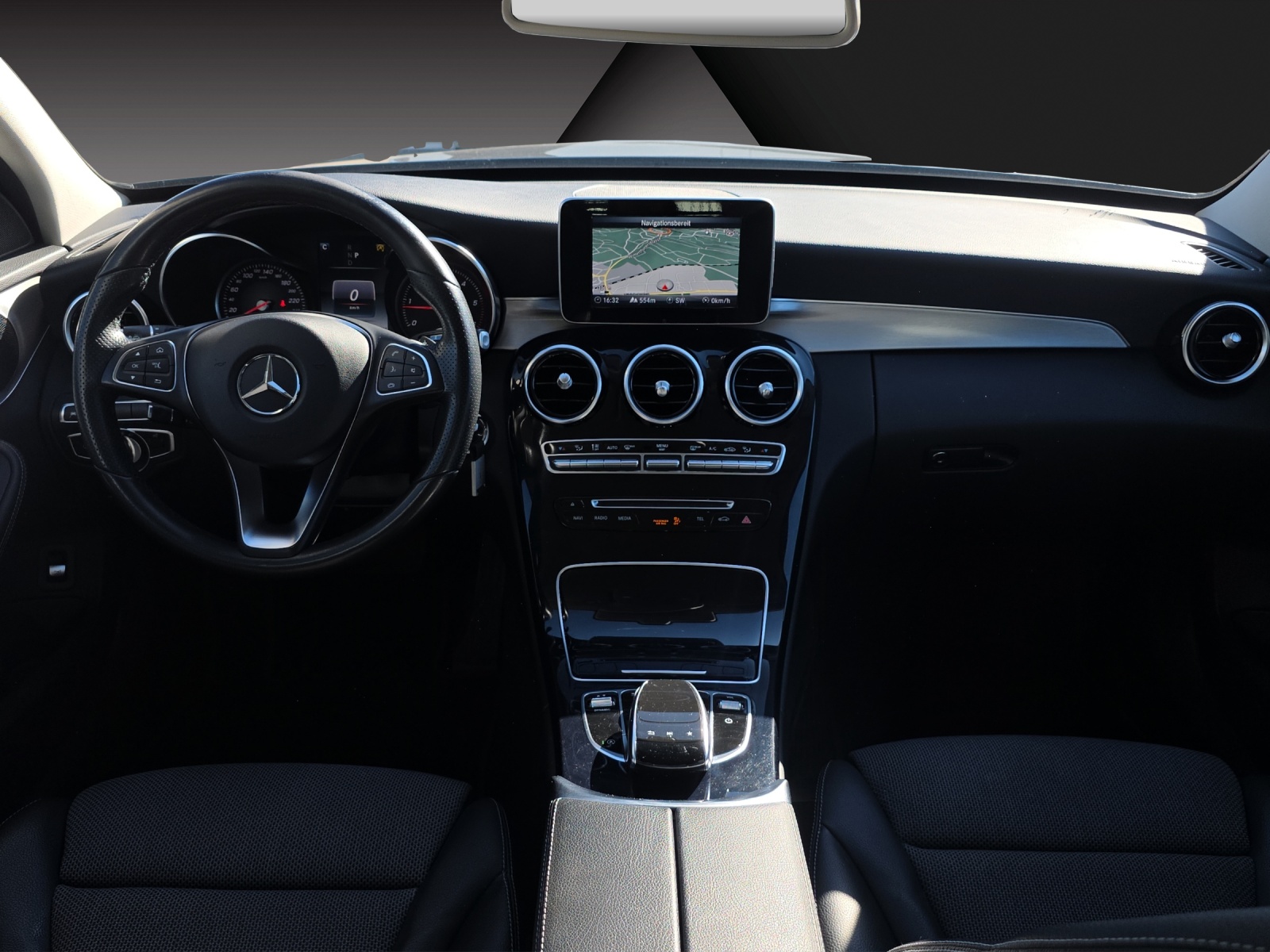 MERCEDES-BENZ C 250 d Swiss Star Avantgarde 4Matic 9G-Tronic-image-9
