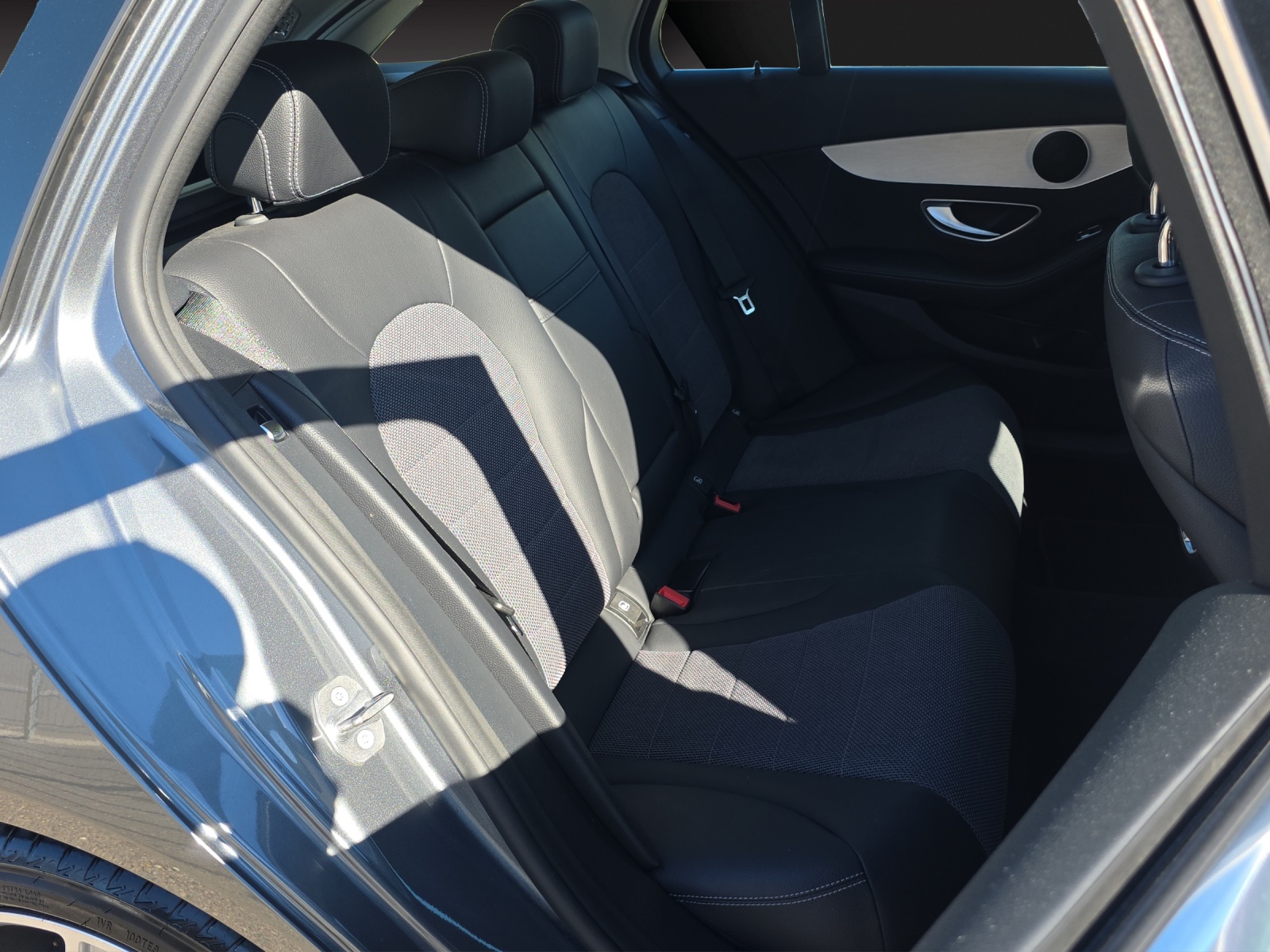 MERCEDES-BENZ C 250 d Swiss Star Avantgarde 4Matic 9G-Tronic-image-17