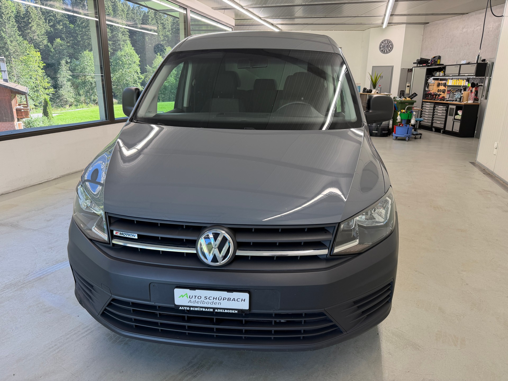 VW Caddy 2.0TDI 4Motion BlueMotion Technology-image-10