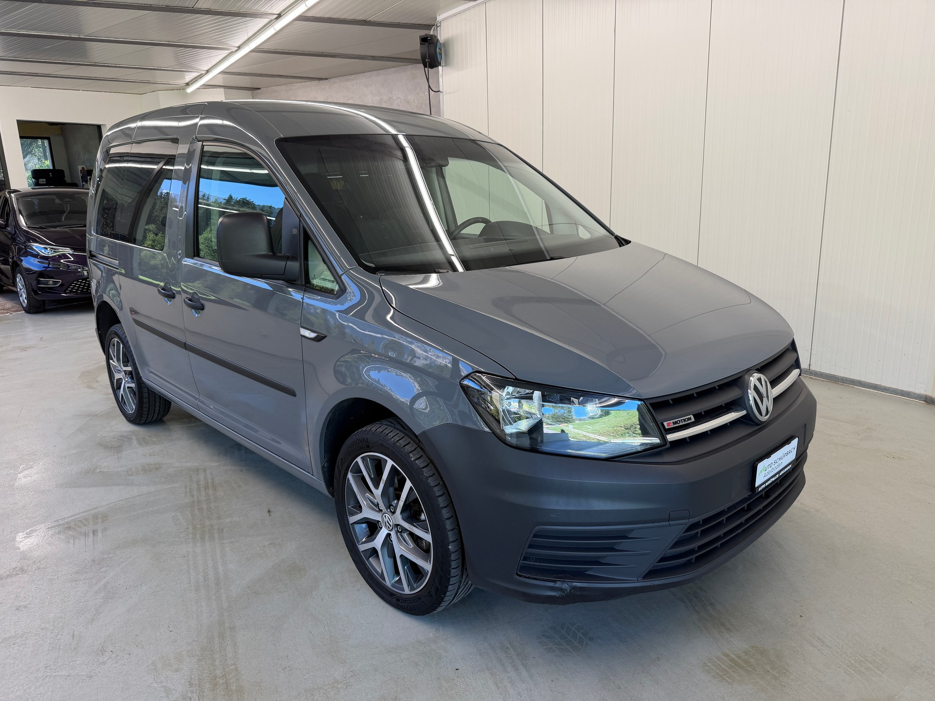 VW Caddy 2.0TDI 4Motion BlueMotion Technology-image-0