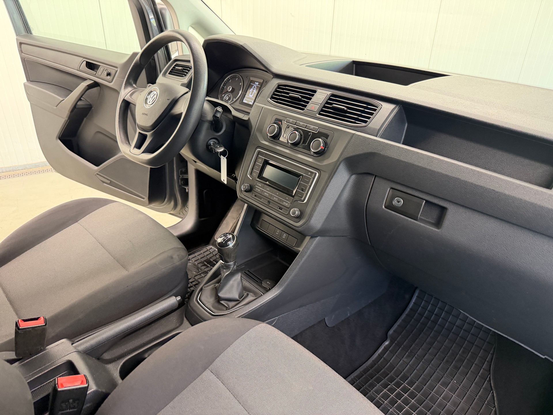 VW Caddy 2.0TDI 4Motion BlueMotion Technology-image-14