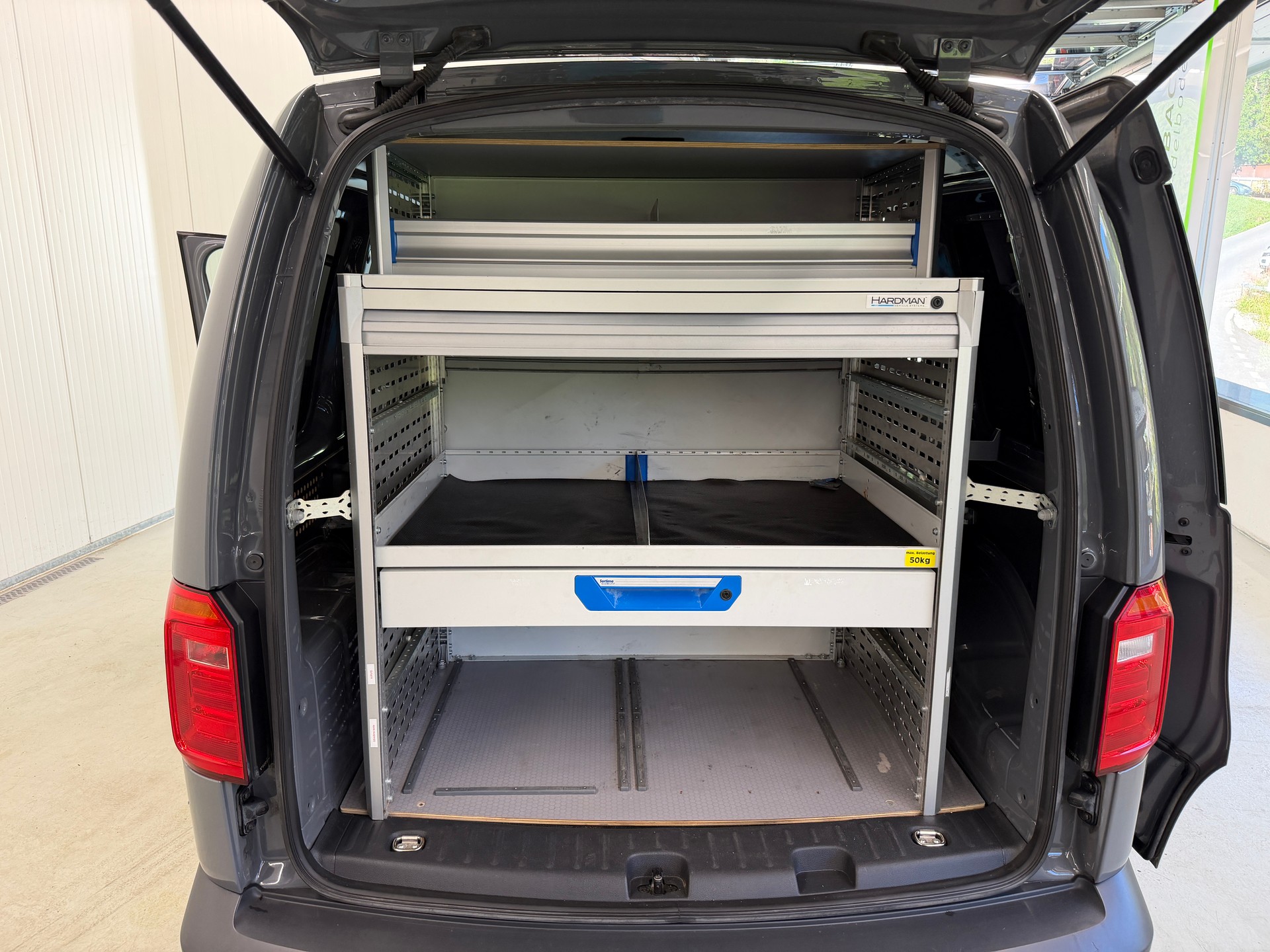 VW Caddy 2.0TDI 4Motion BlueMotion Technology-image-20