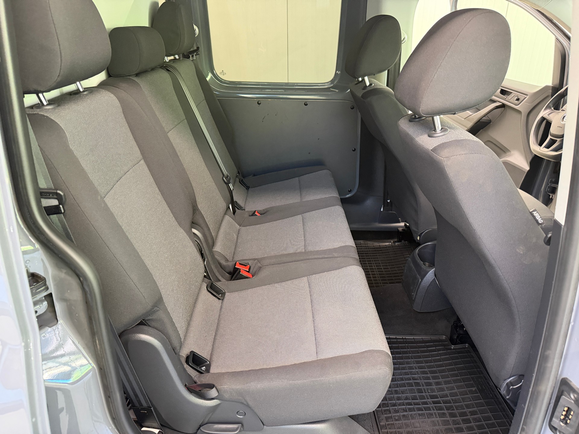 VW Caddy 2.0TDI 4Motion BlueMotion Technology-image-18