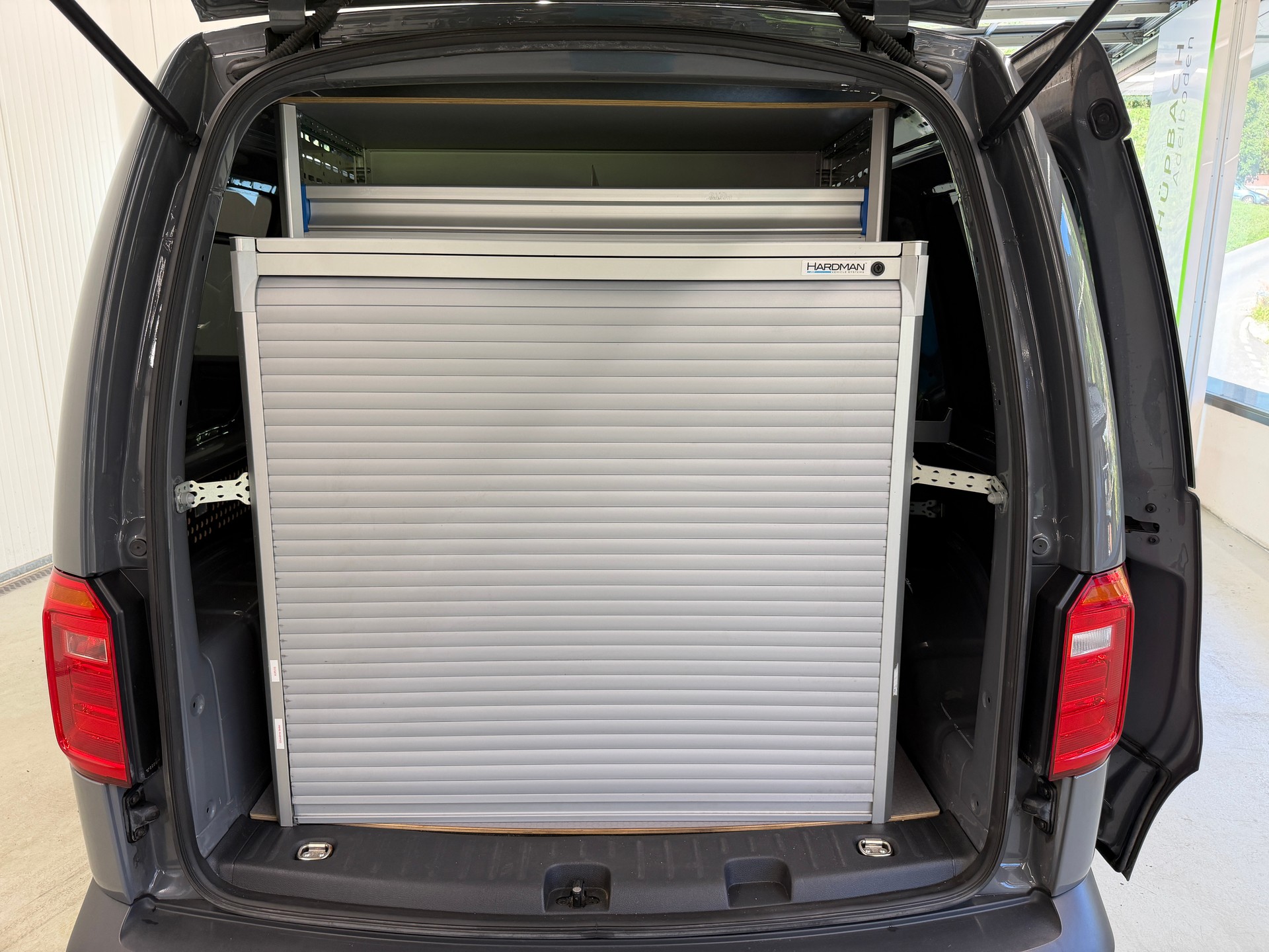 VW Caddy 2.0TDI 4Motion BlueMotion Technology-image-23