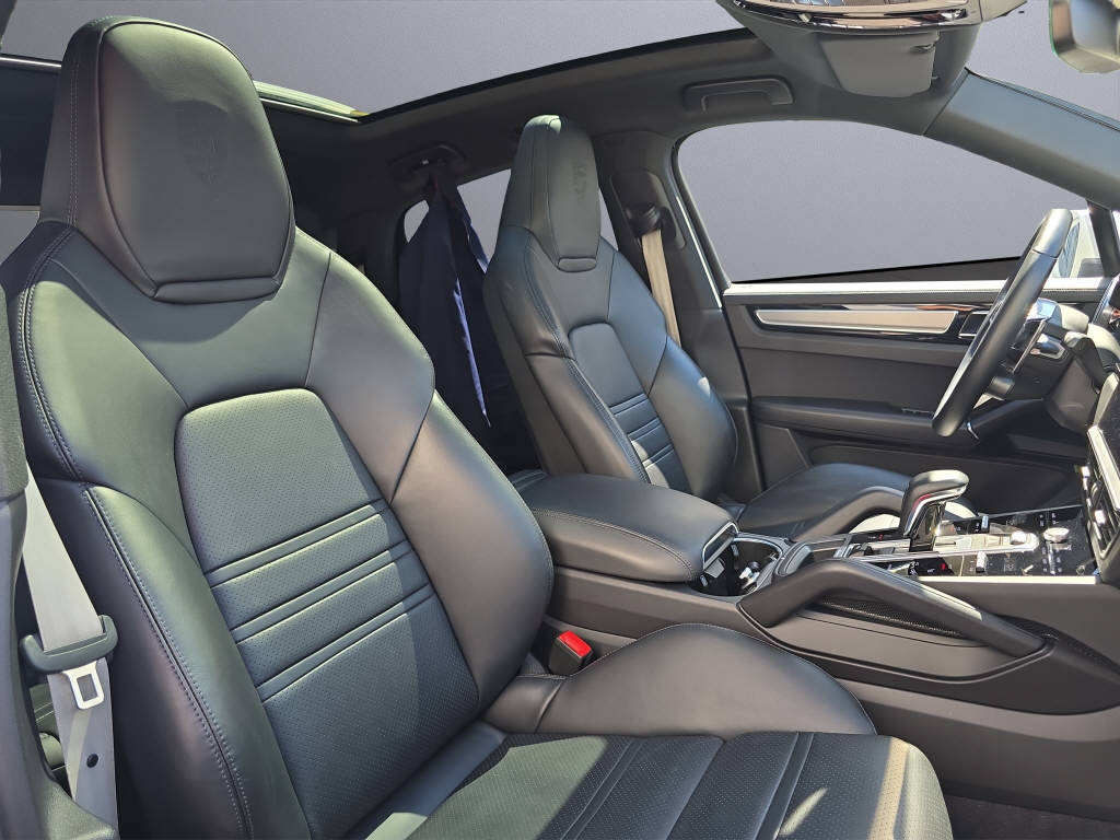 PORSCHE Cayenne Coupé 3.0 V6 E-Hybrid Platinum Edition-image-11