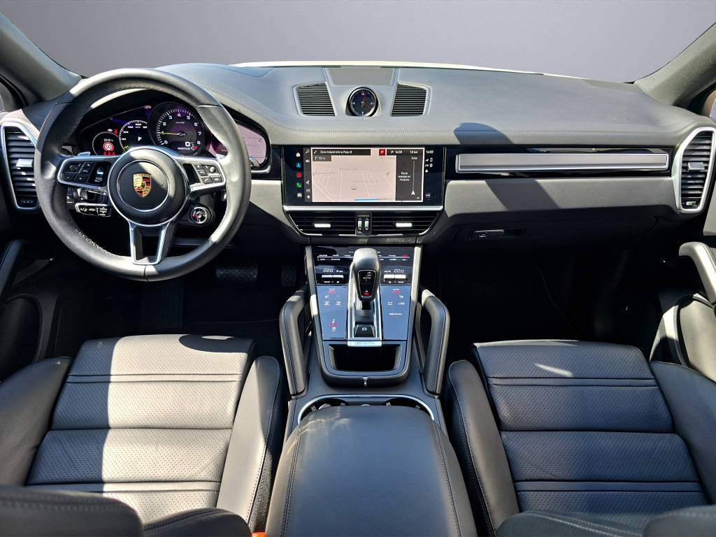 PORSCHE Cayenne Coupé 3.0 V6 E-Hybrid Platinum Edition-image-12