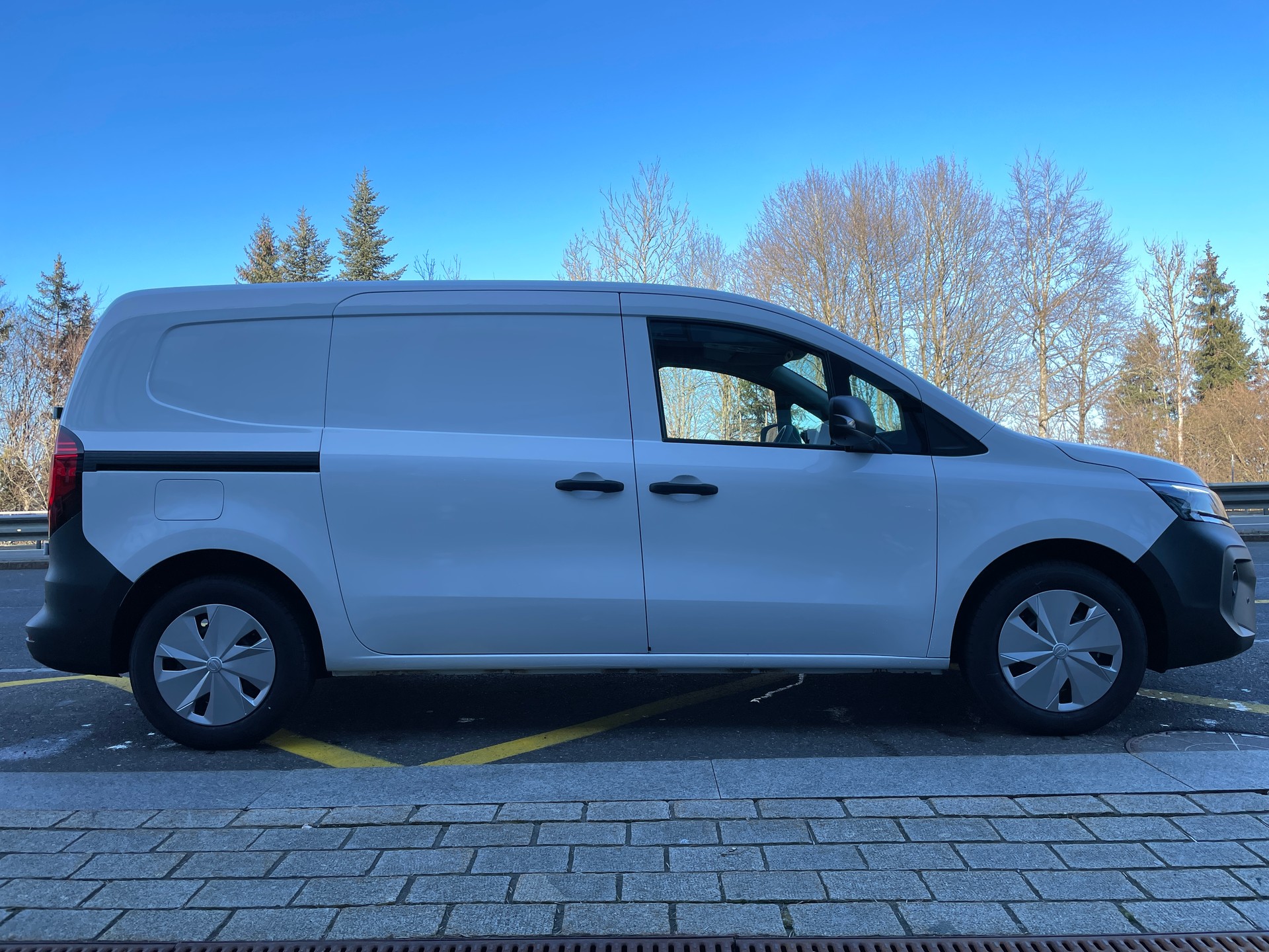 NISSAN Townstar EV45 kWh 22kW L2 Acenta mit AHK-image-3