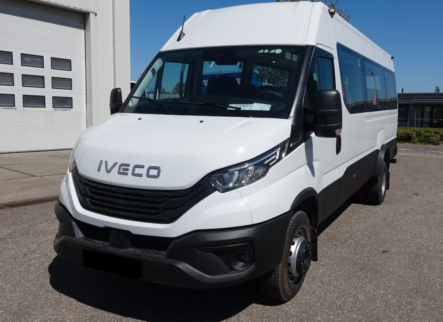 IVECO Daily 65 C 18H 24 Sitzer Reisebus-image-0