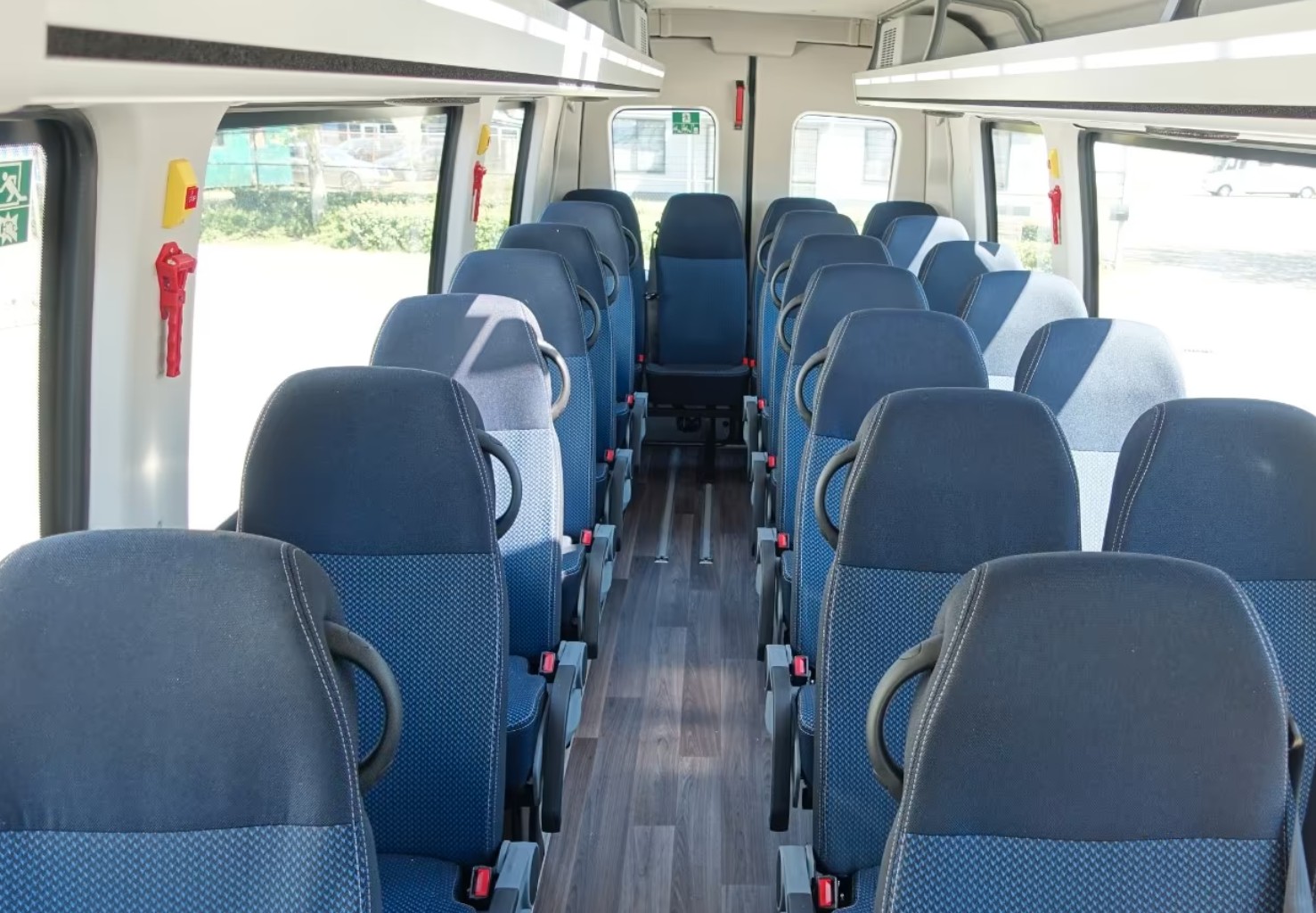 IVECO Daily 65 C 18H 24 Sitzer Reisebus-image-9