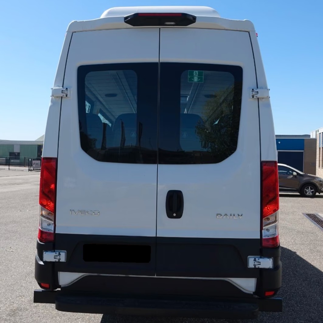 IVECO Daily 65 C 18H 24 Sitzer Reisebus-image-2