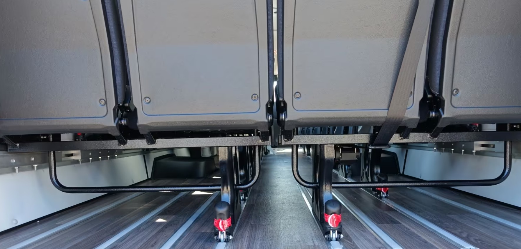 IVECO Daily 65 C 18H 24 Sitzer Reisebus-image-4