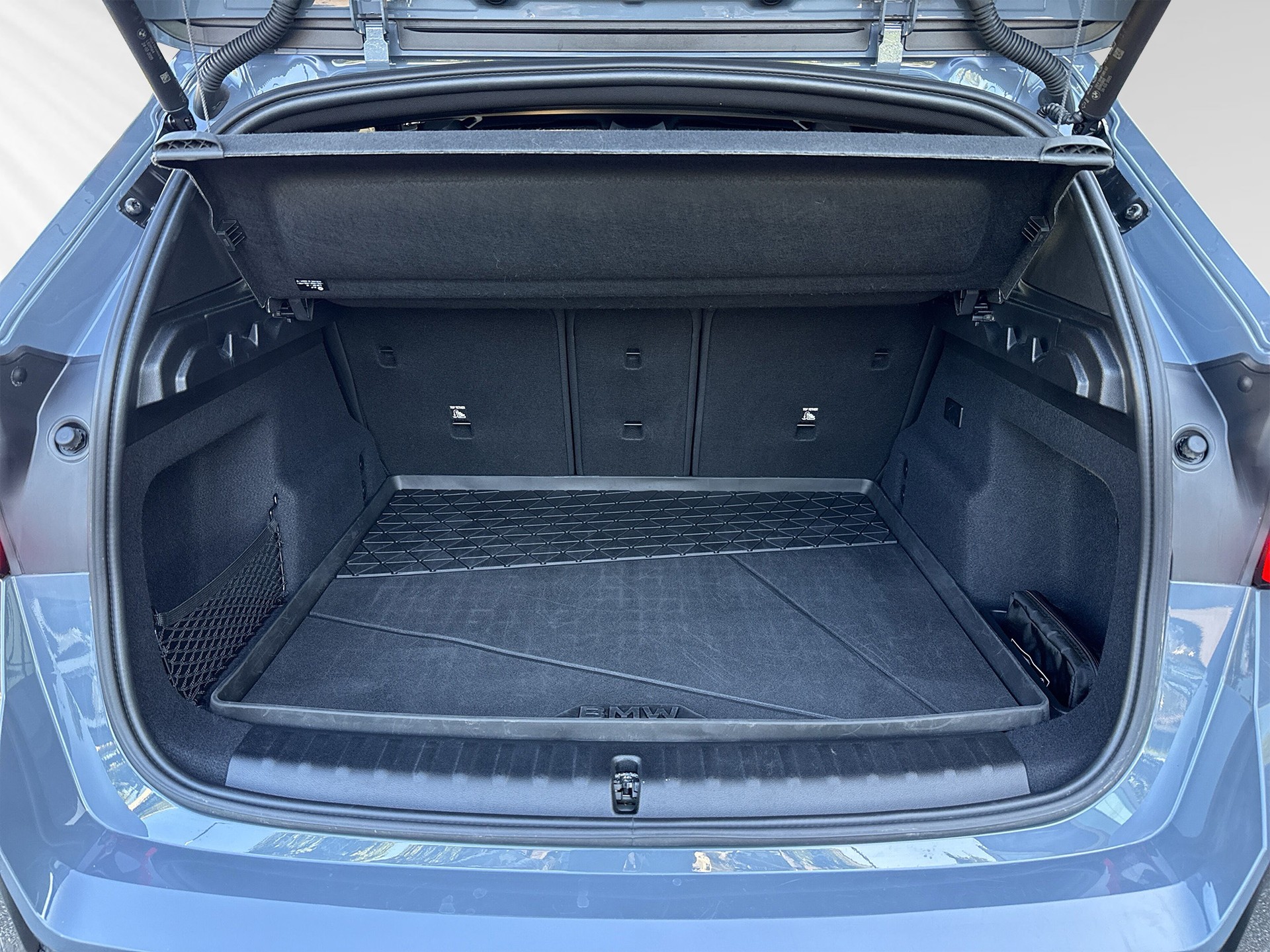 BMW iX1 xDrive 30 M Sport-image-7