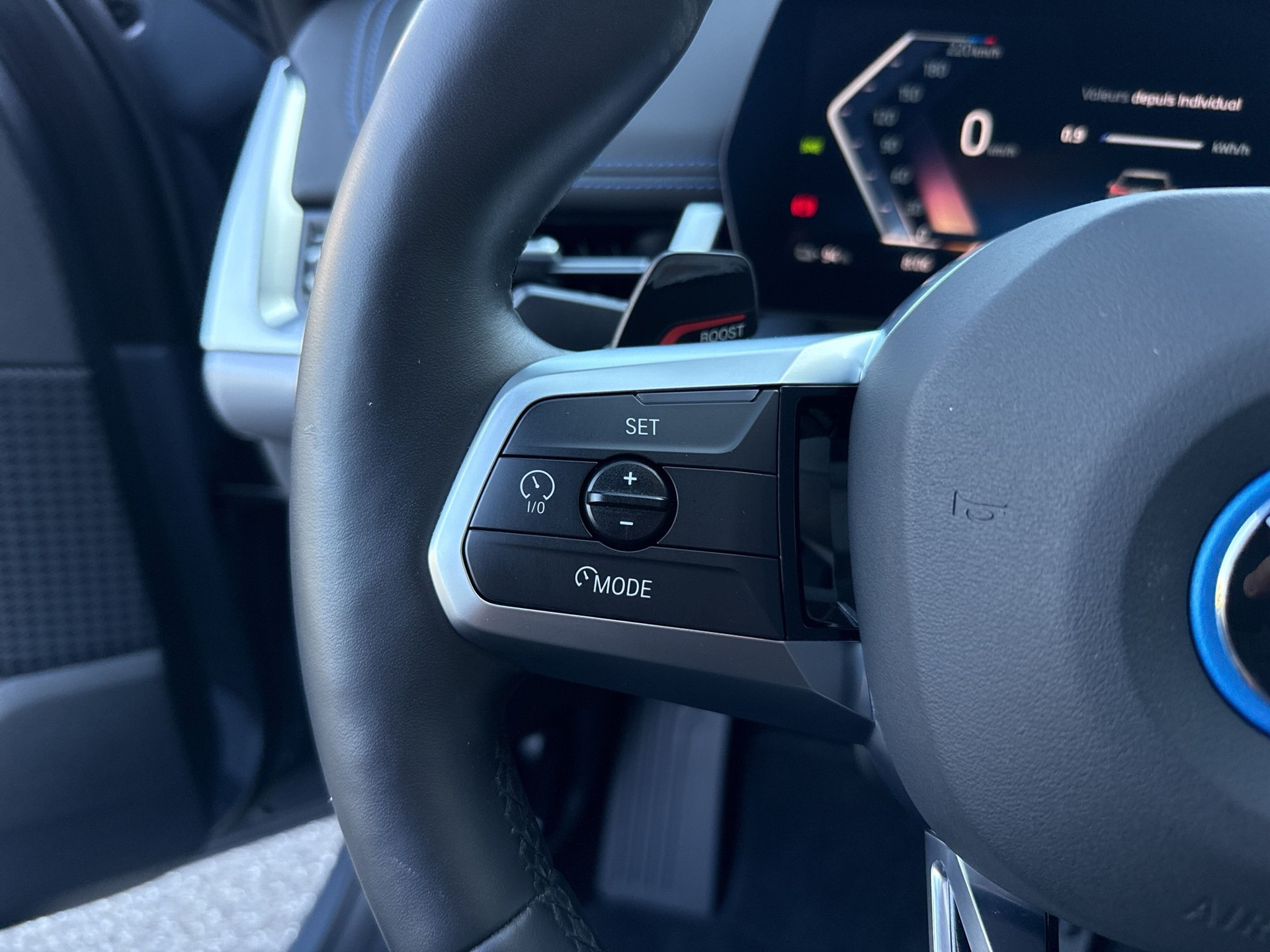 BMW iX1 xDrive 30 M Sport-image-14