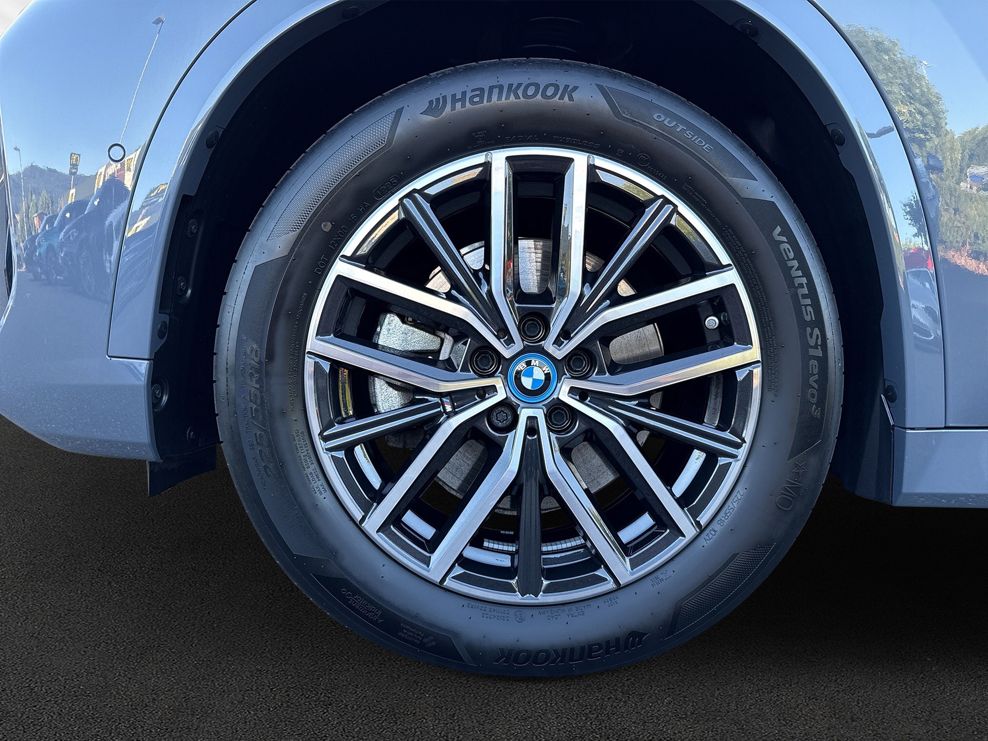 BMW iX1 xDrive 30 M Sport-image-8