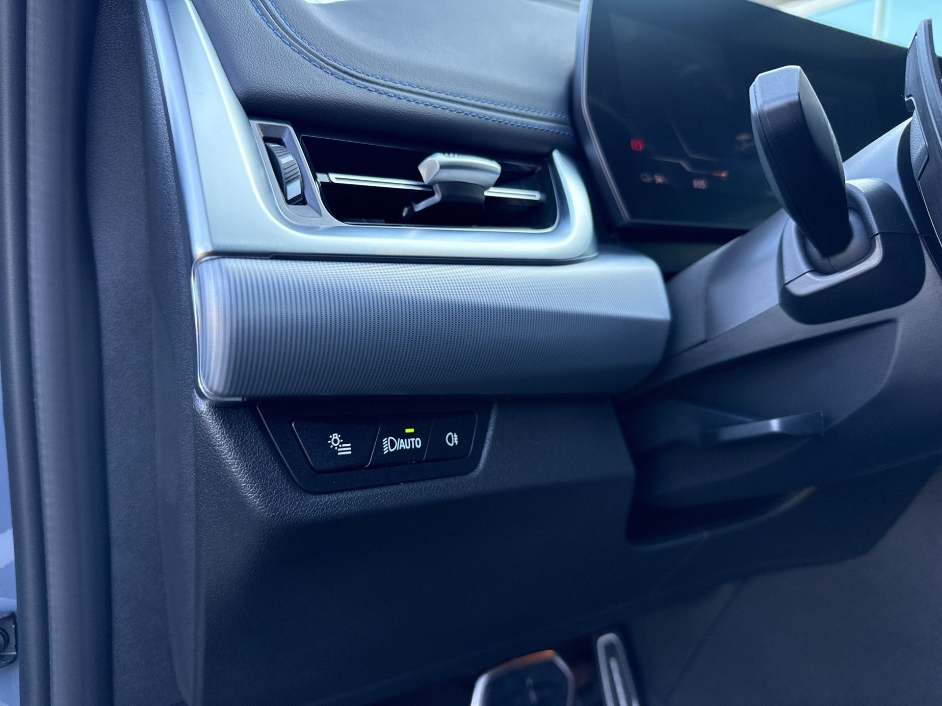 BMW iX1 xDrive 30 M Sport-image-19