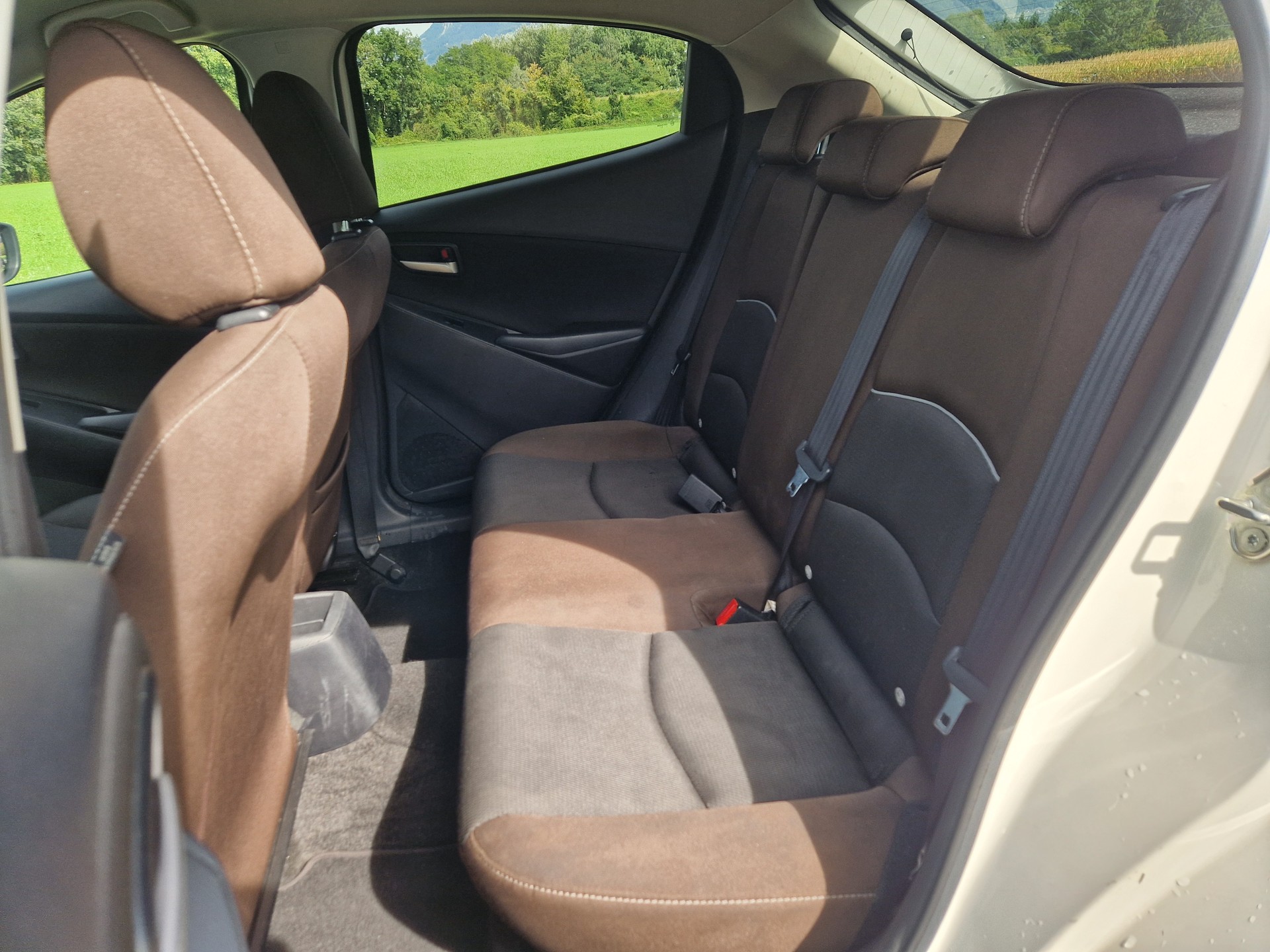 MAZDA 2 SKYACTIV-G 90 Ambition Plus Automat-image-6