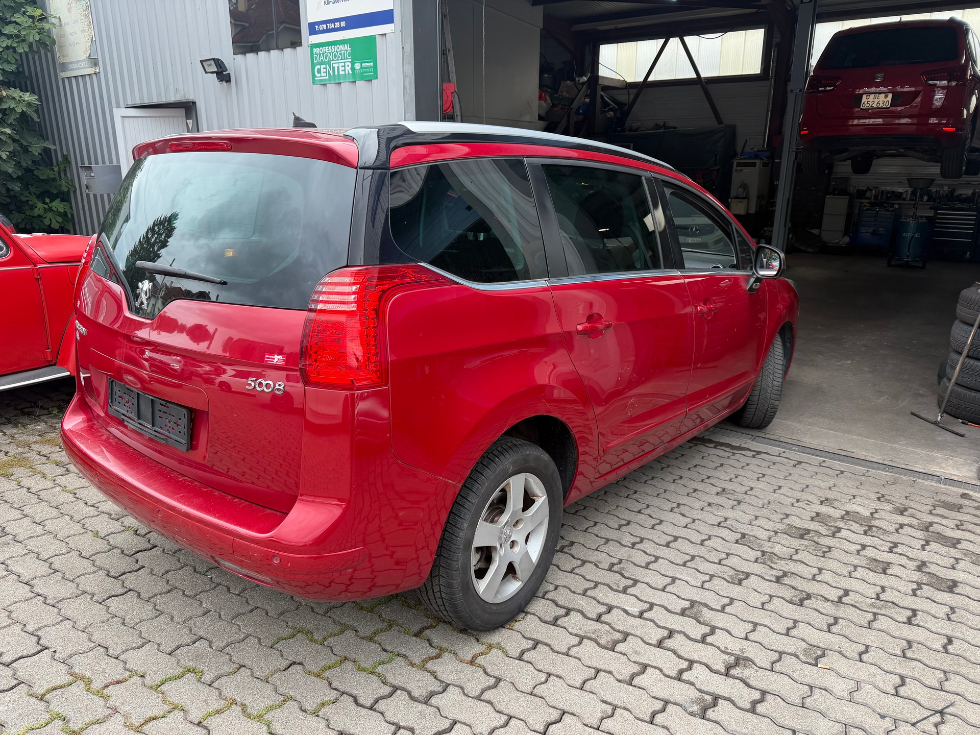 PEUGEOT 5008 1.6 16V T Sport Pack Automatic-image-6