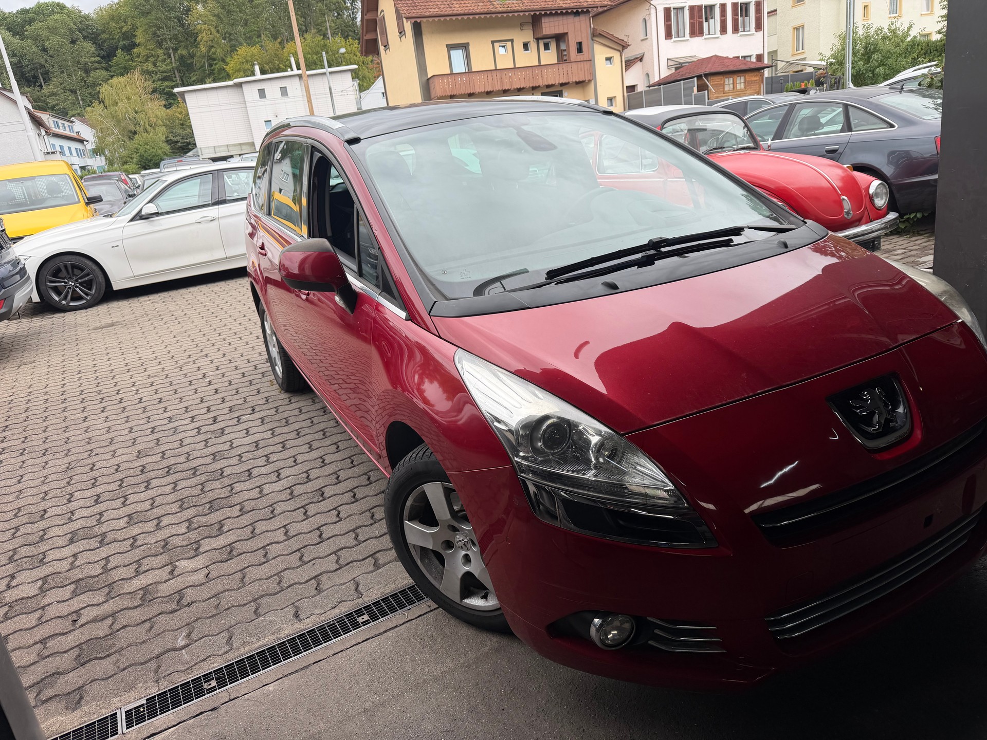 PEUGEOT 5008 1.6 16V T Sport Pack Automatic-image-2