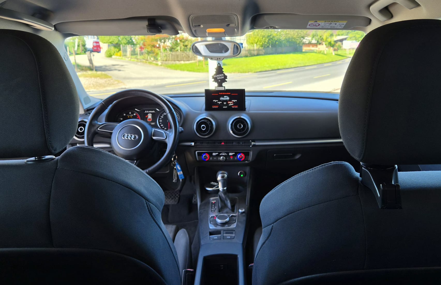 AUDI A3 1.8 TFSI Attraction S-tronic-image-7