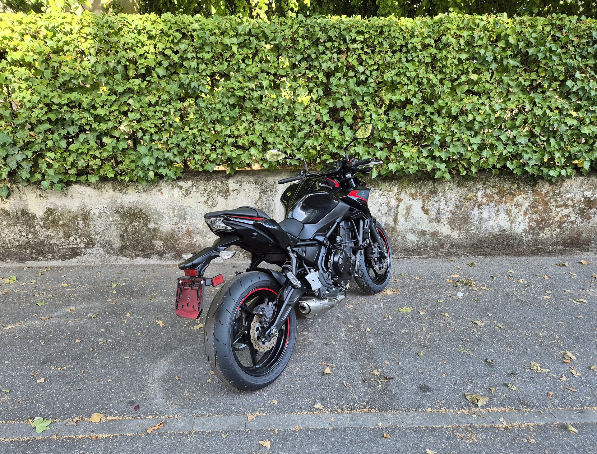 KAWASAKI Z 650 (35kW)-showroom-element-1