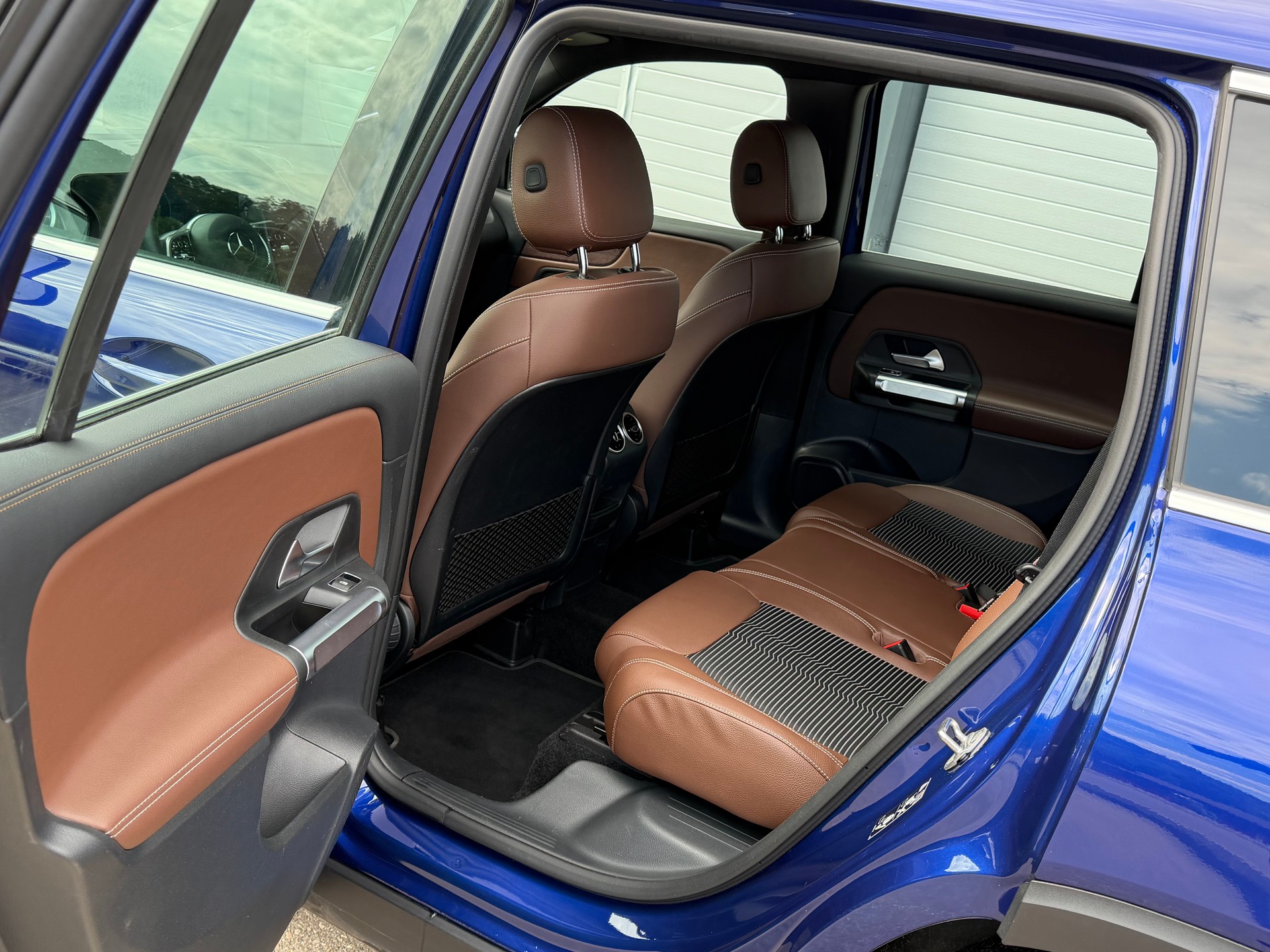 MERCEDES-BENZ GLB 220 d 4Matic Progressive 8G-Tronic-image-12