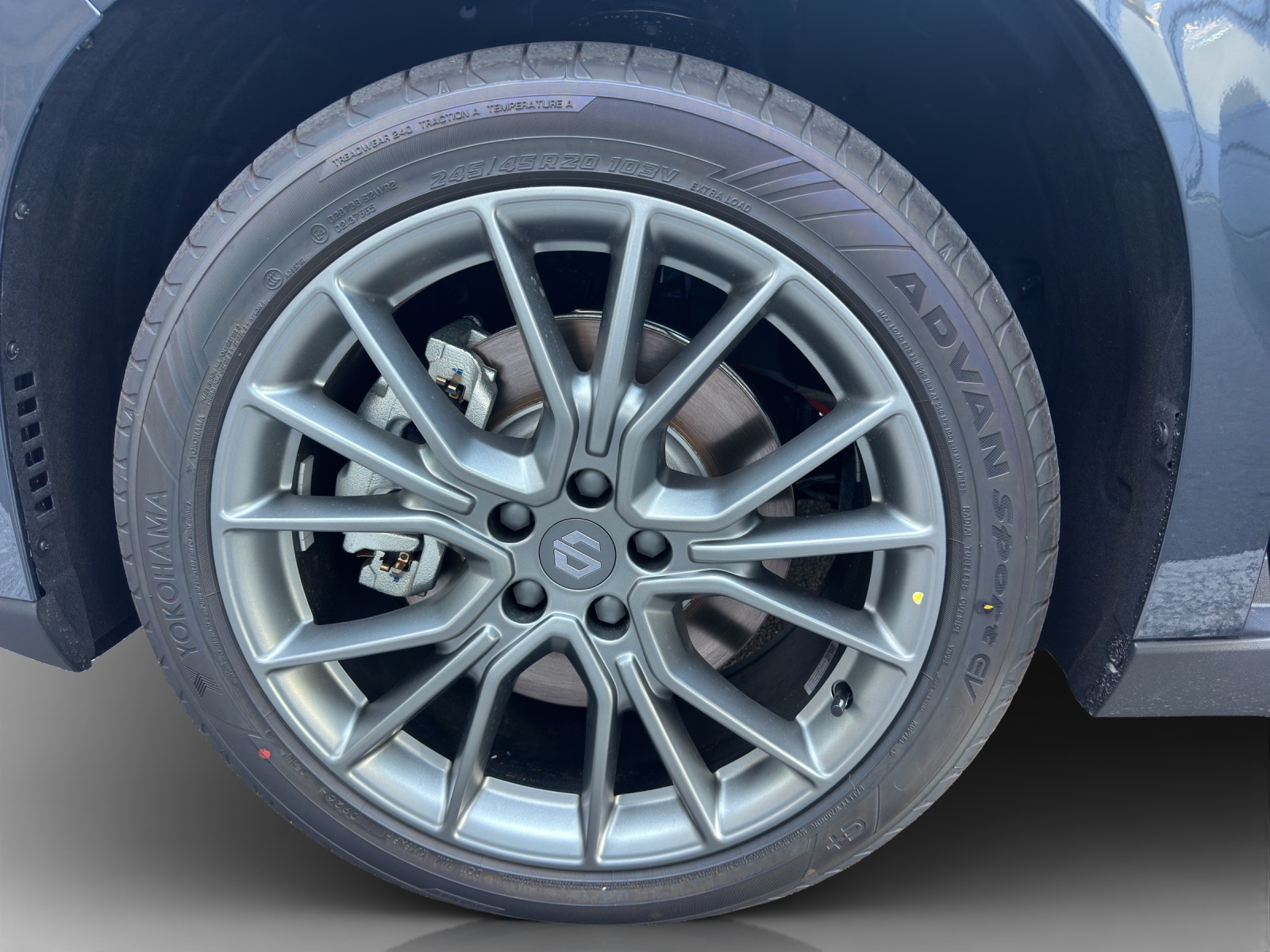 LEAPMOTOR C10 EV AWD-image-9