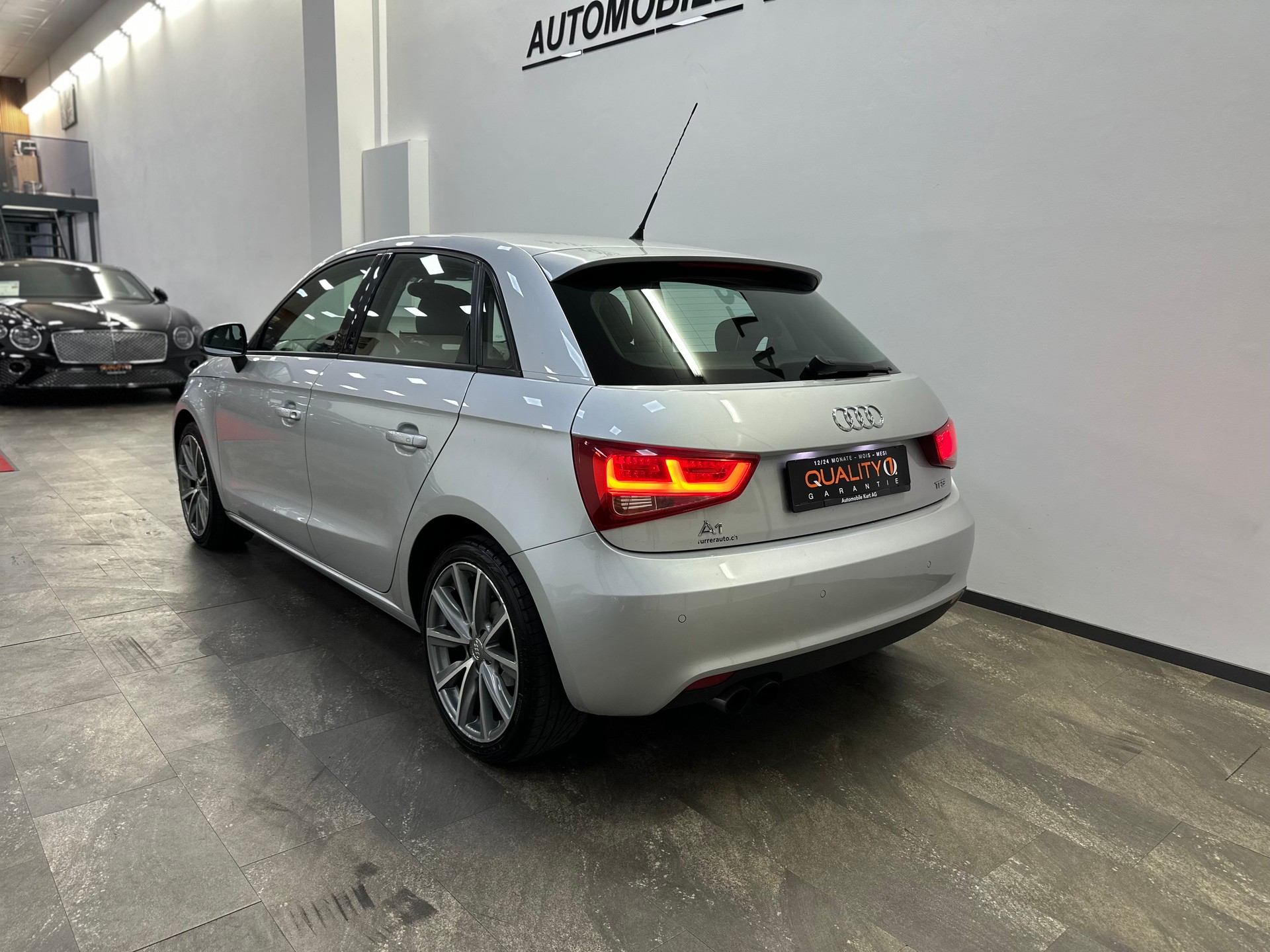 AUDI A1 Sportback 1.4 TFSI Ambition S-tronic-image-3