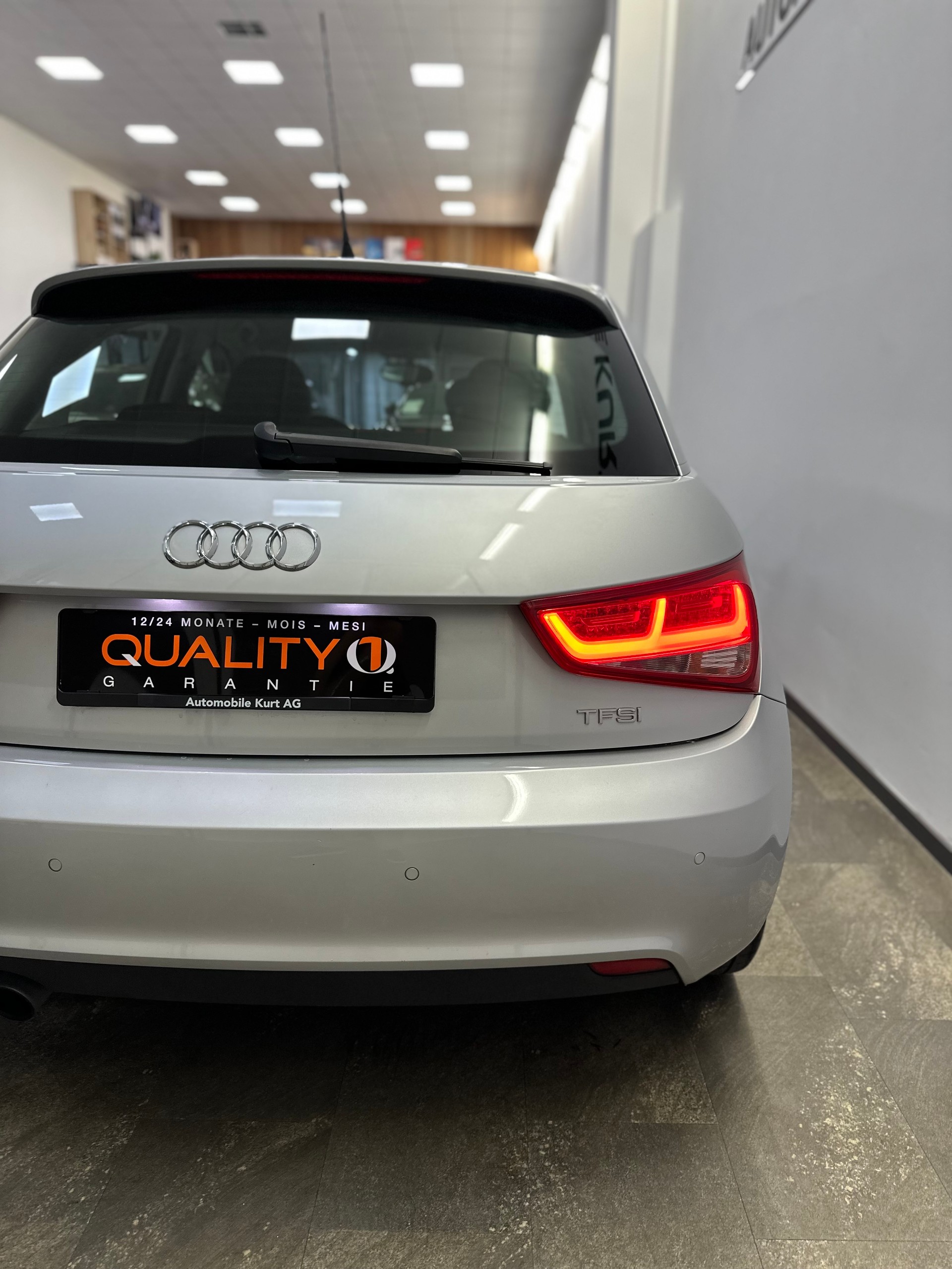 AUDI A1 Sportback 1.4 TFSI Ambition S-tronic-image-5