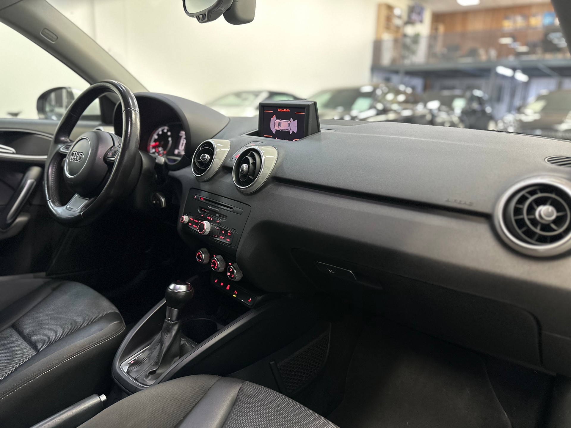 AUDI A1 Sportback 1.4 TFSI Ambition S-tronic-image-12