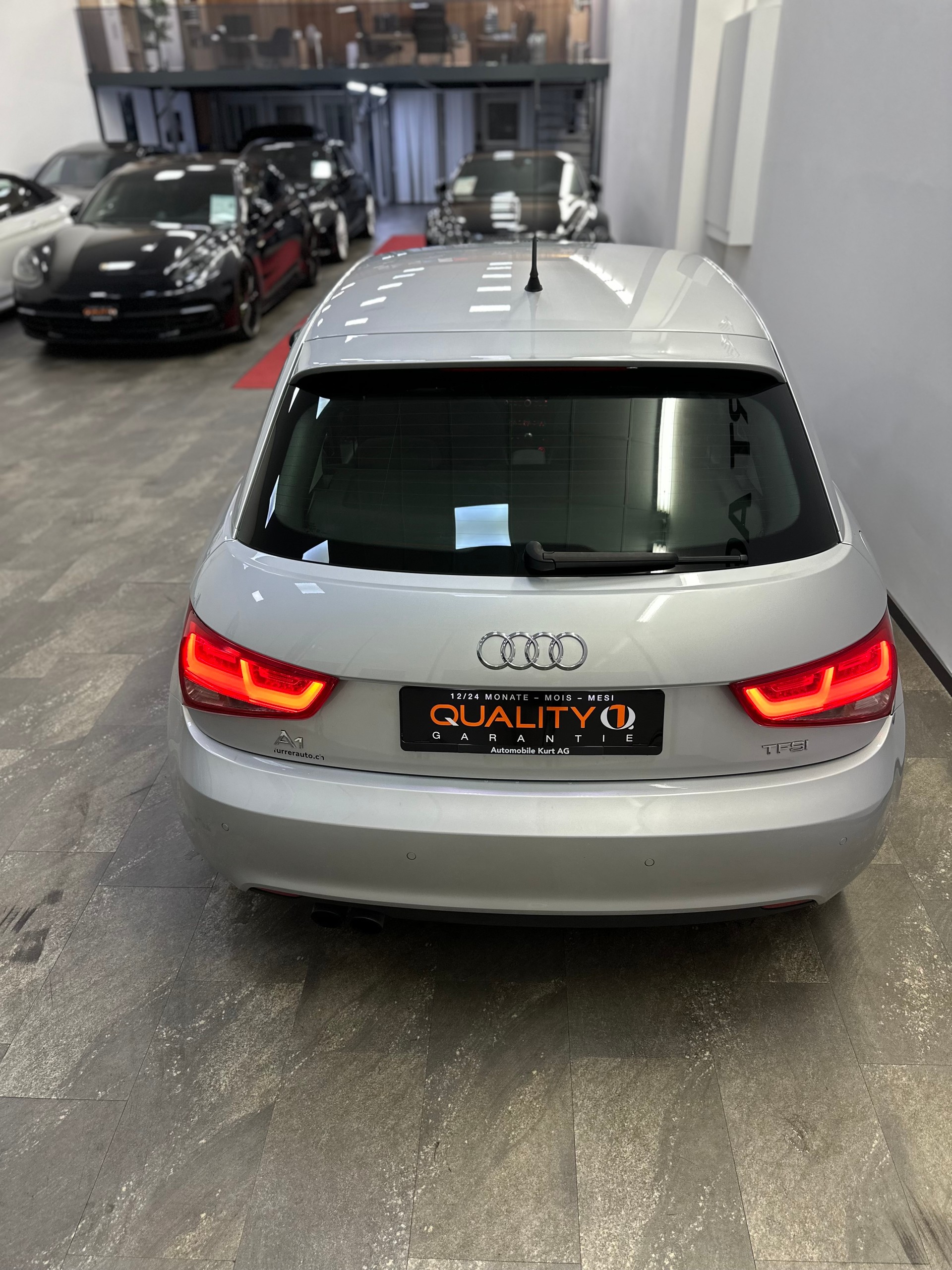 AUDI A1 Sportback 1.4 TFSI Ambition S-tronic-image-4