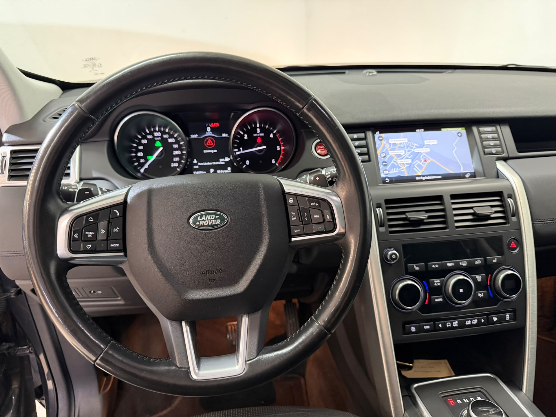 LAND ROVER Discovery Sport 2.0 SD4 HSE AT9-image-6
