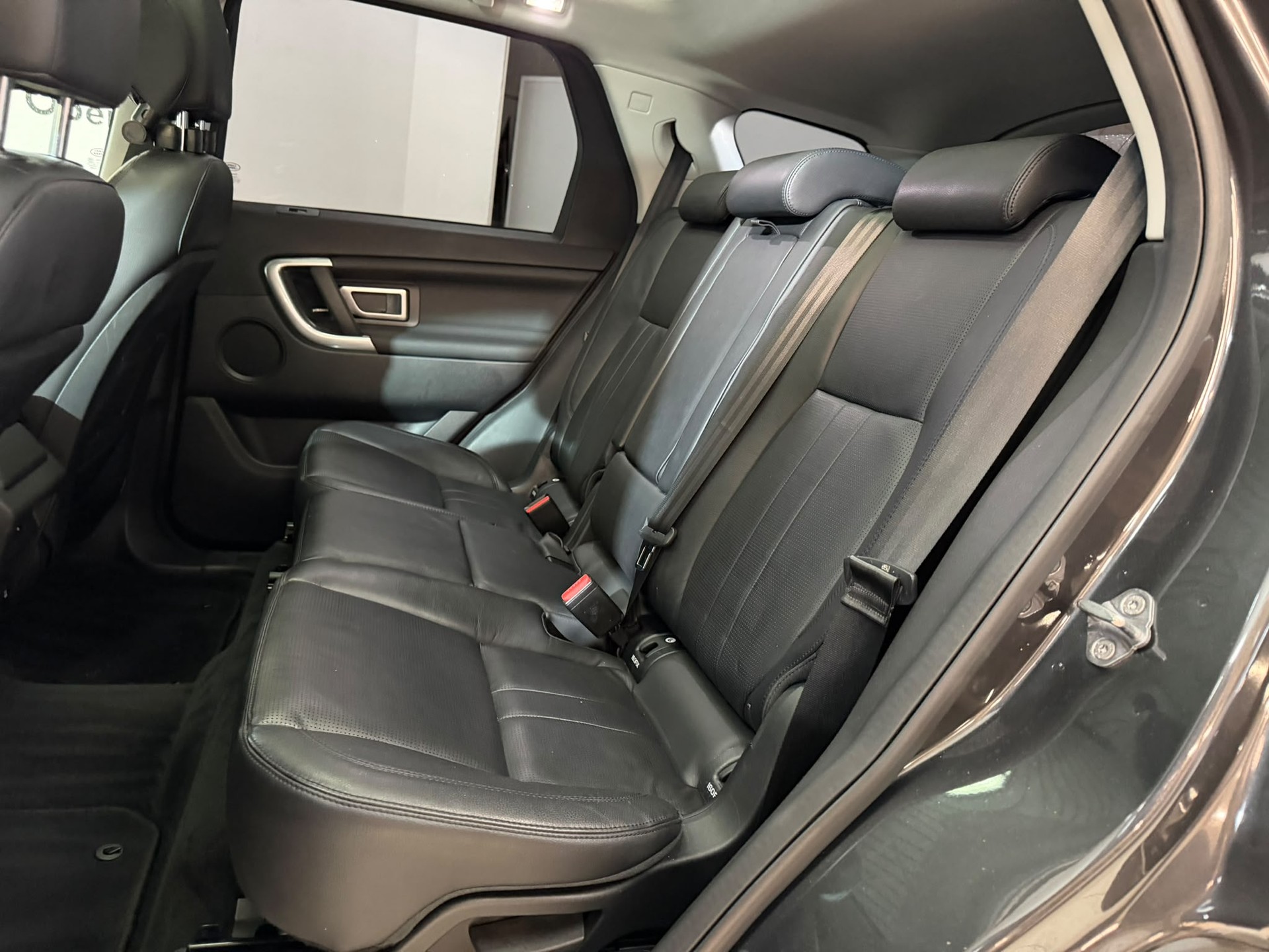 LAND ROVER Discovery Sport 2.0 SD4 HSE AT9-image-9