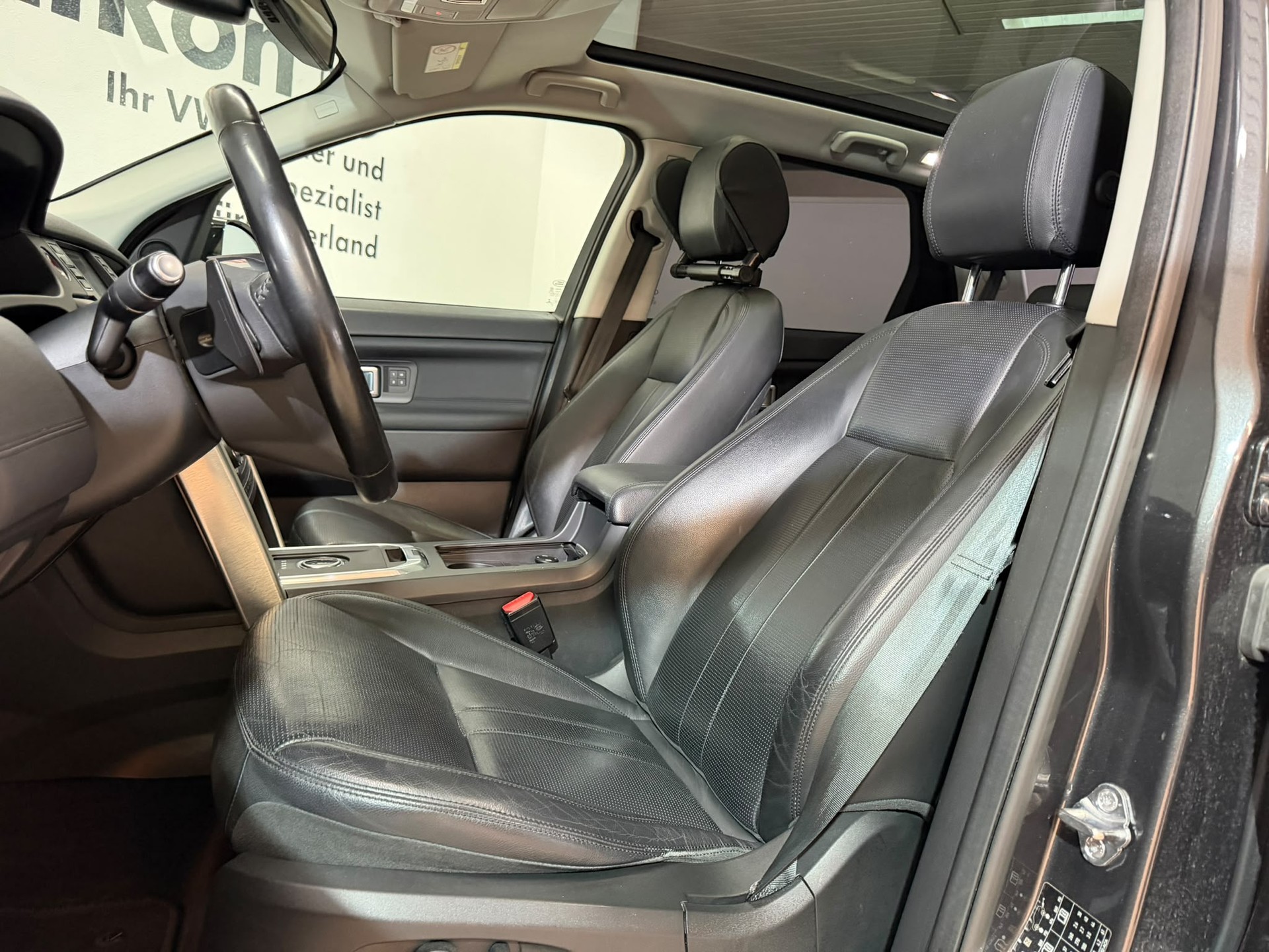 LAND ROVER Discovery Sport 2.0 SD4 HSE AT9-image-8