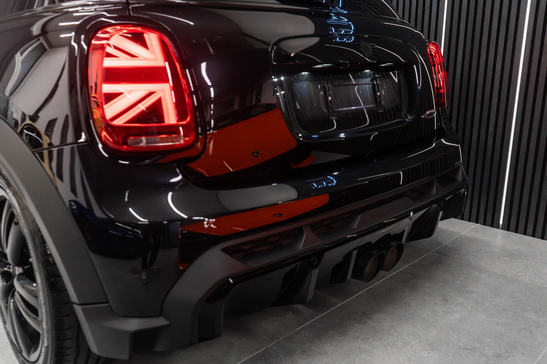 MINI Cooper John Cooper Works Steptronic-image-11