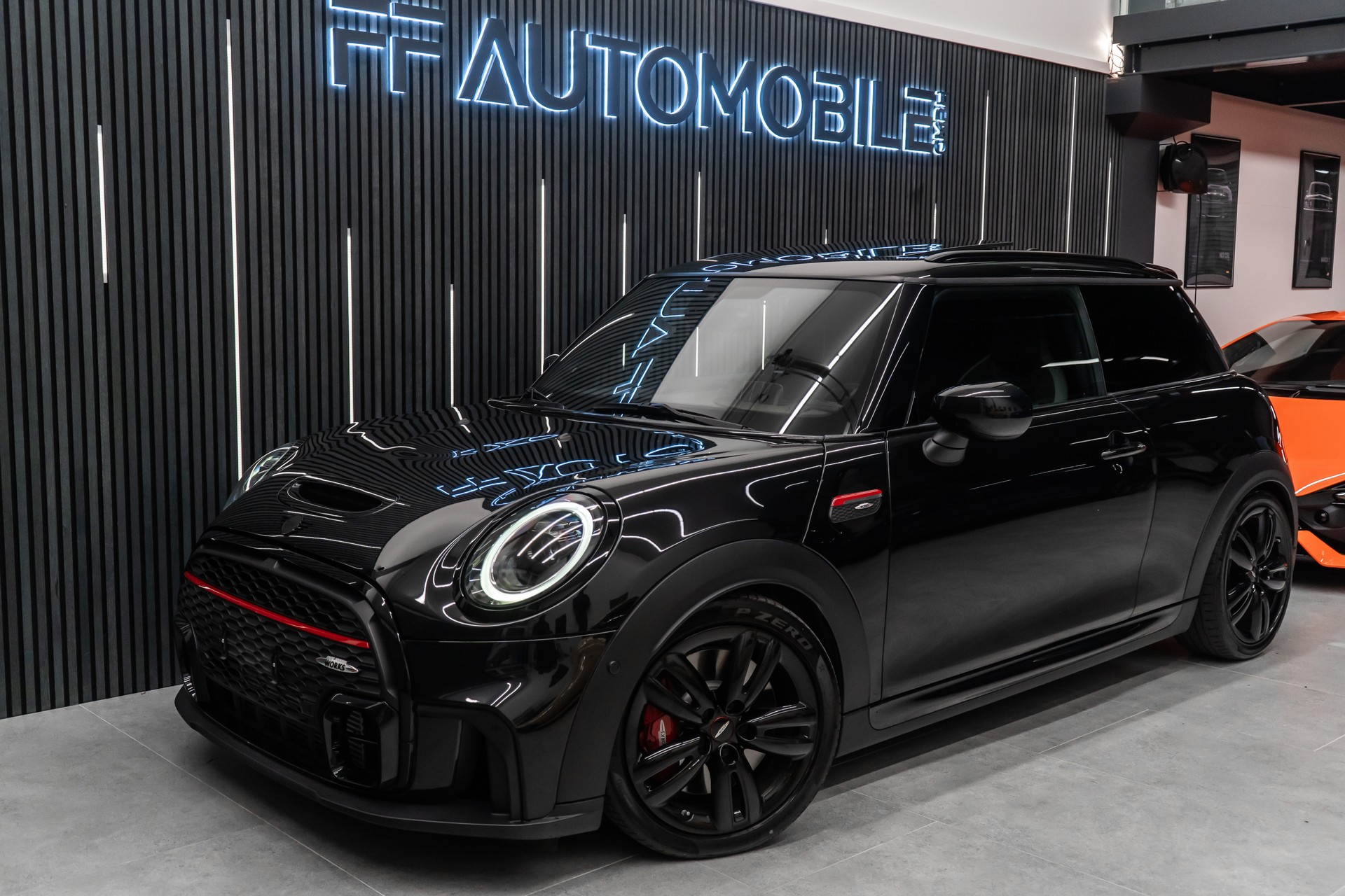 MINI Cooper John Cooper Works Steptronic-image-1