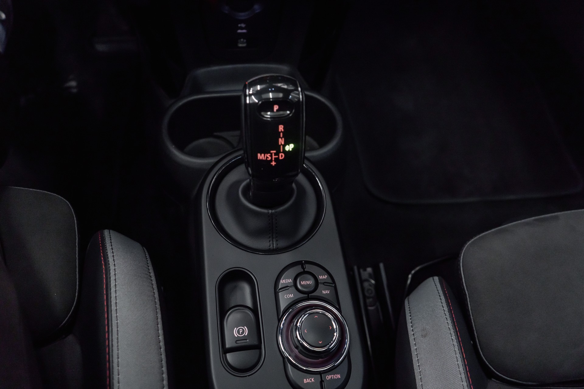 MINI Cooper John Cooper Works Steptronic-image-27