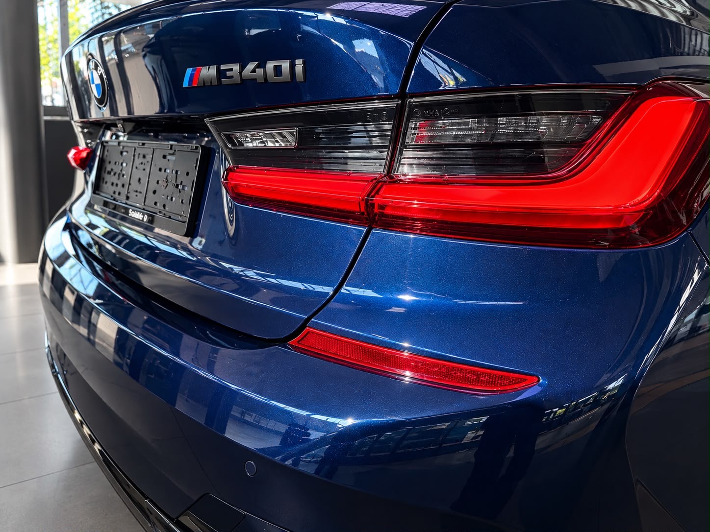 BMW M340i xDrive-image-4