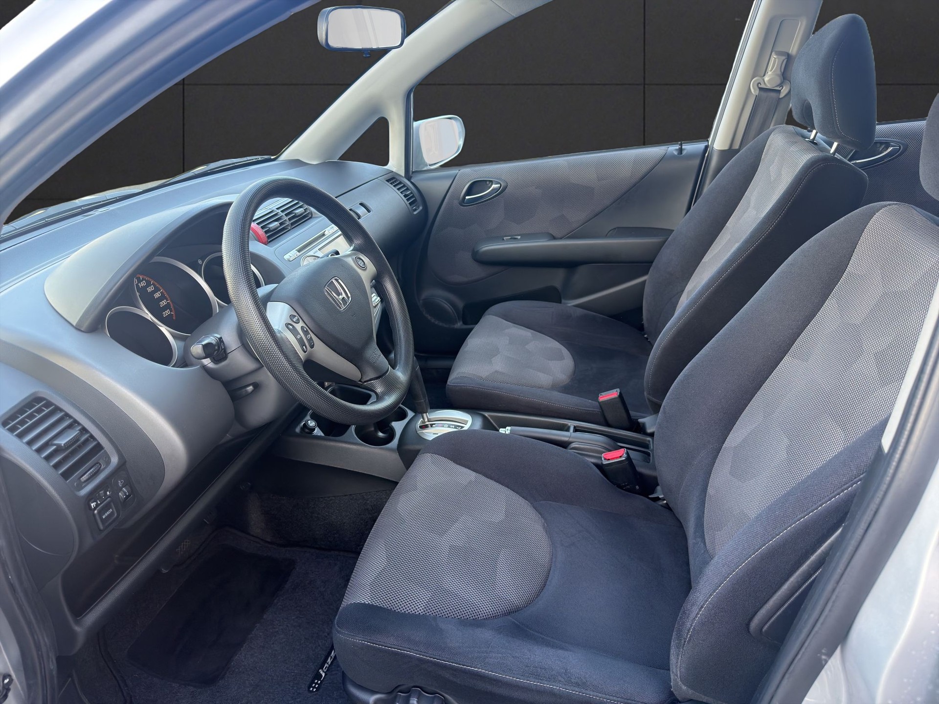 HONDA Jazz 1.4i LS Formula 1 CVT-image-8