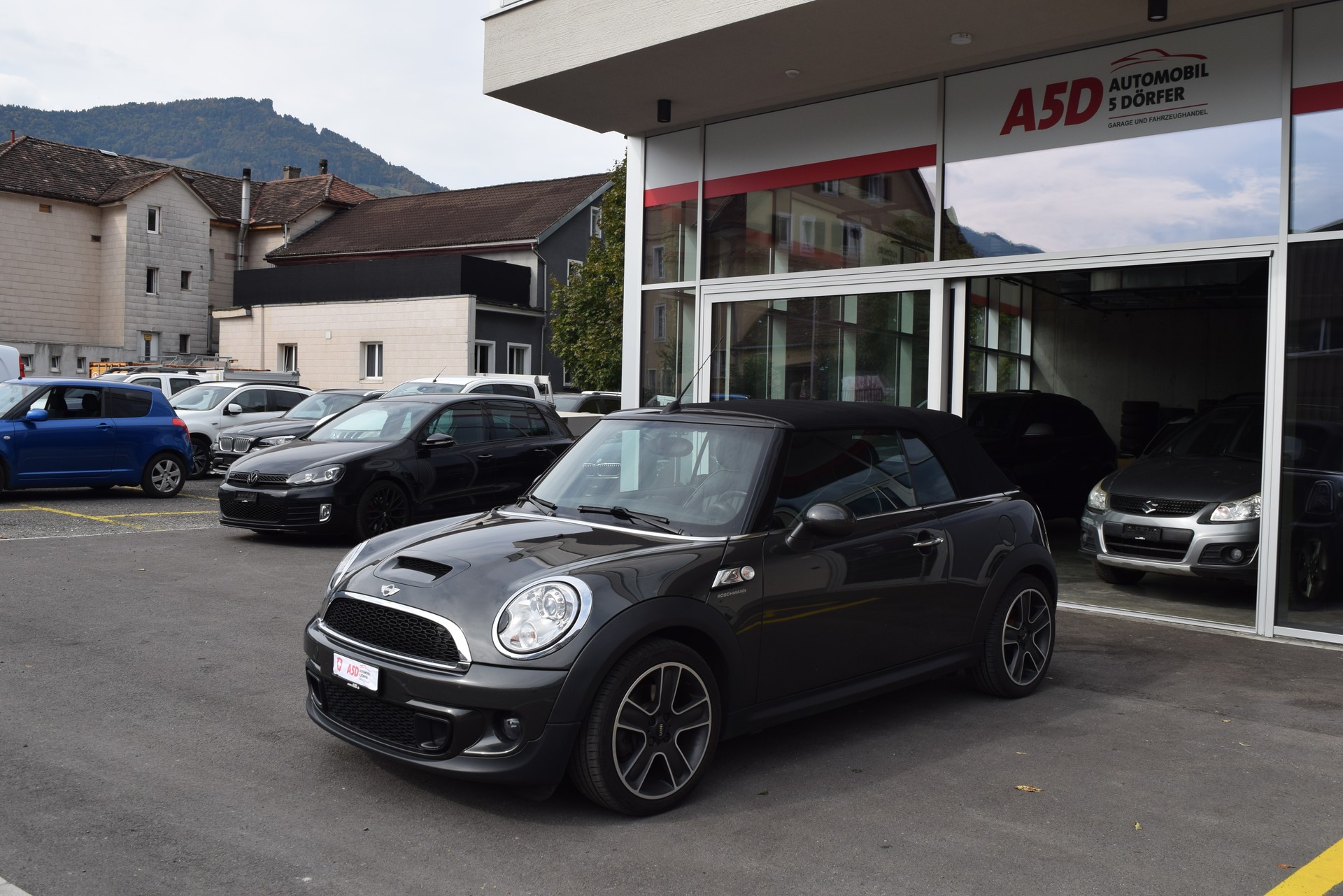 MINI Cooper S Cabriolet-image-1