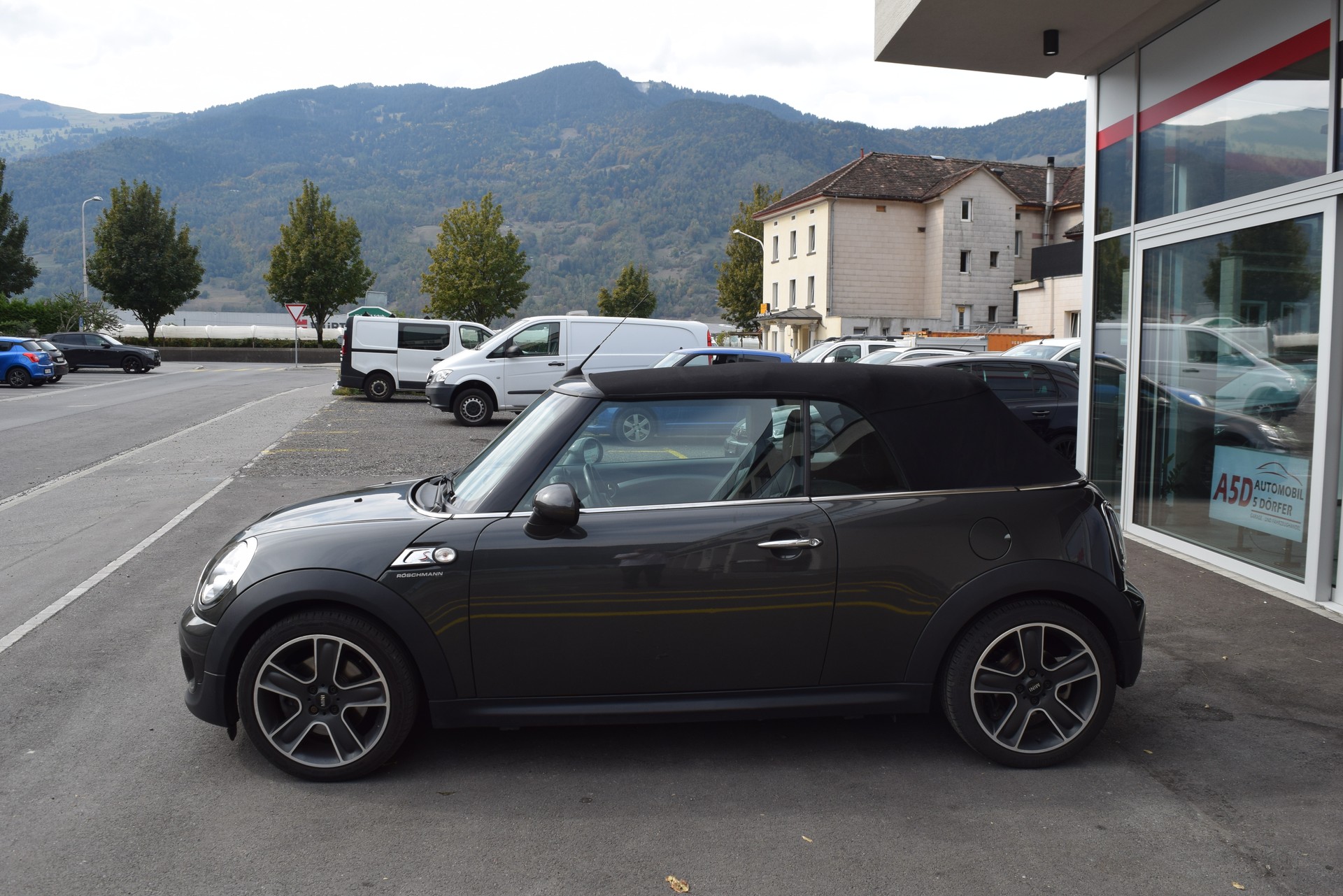 MINI Cooper S Cabriolet-image-3