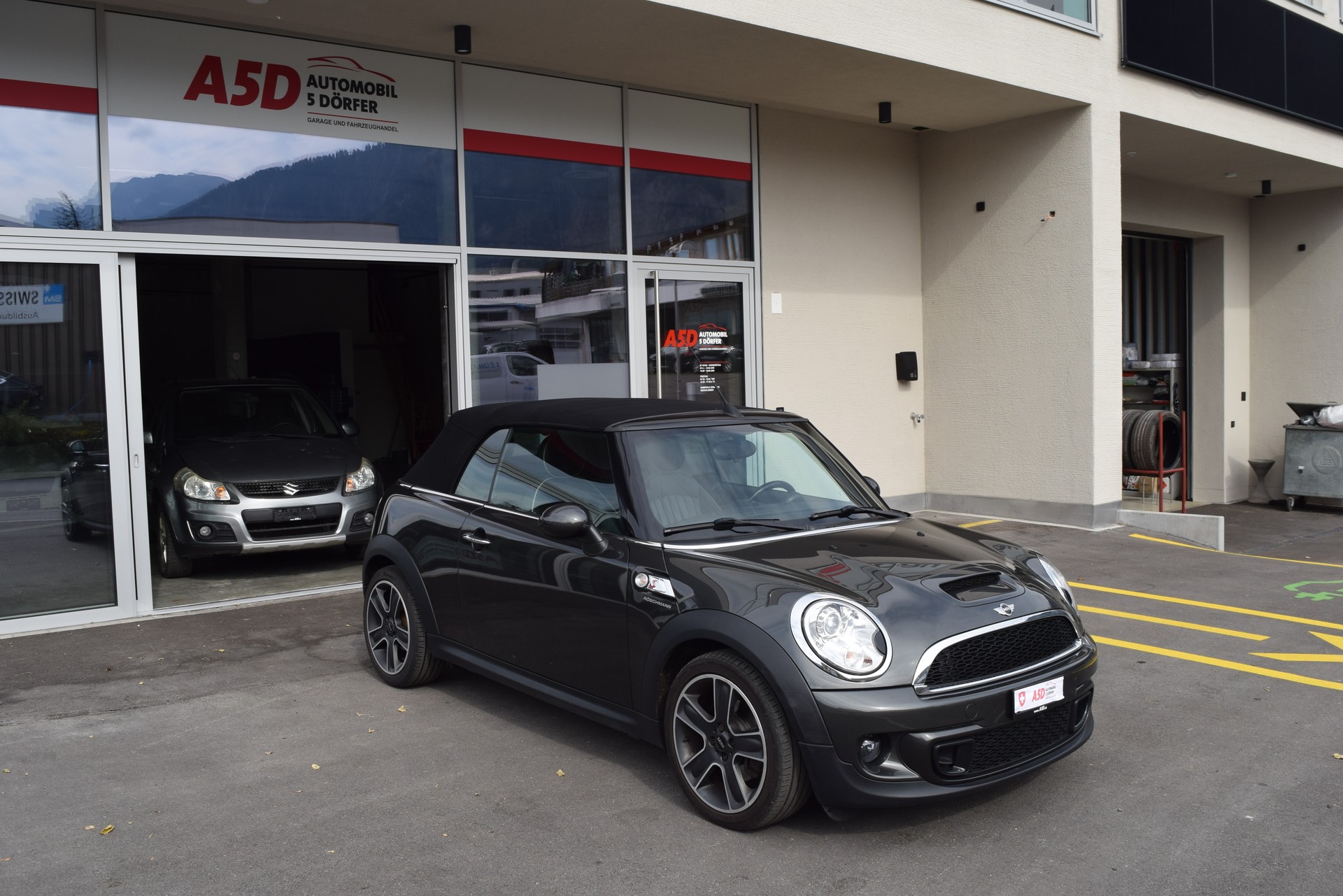 MINI Cooper S Cabriolet-image-2