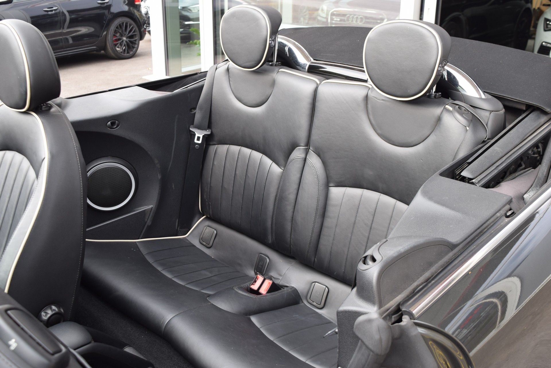 MINI Cooper S Cabriolet-image-21