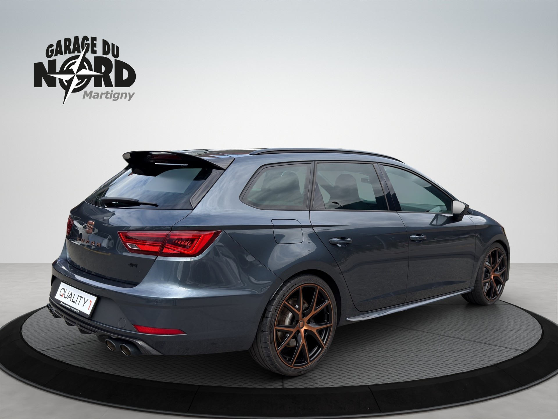 SEAT Leon ST 2.0 TSI Cupra R 300 4 Drive DSG-image-5