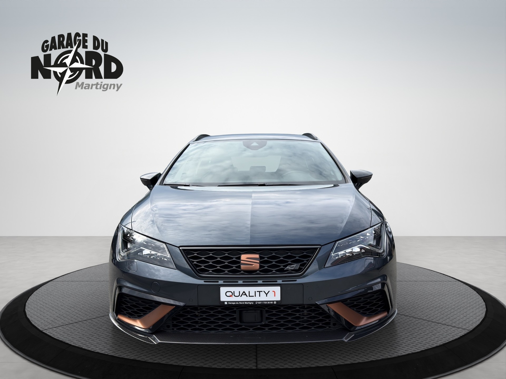 SEAT Leon ST 2.0 TSI Cupra R 300 4 Drive DSG-image-1