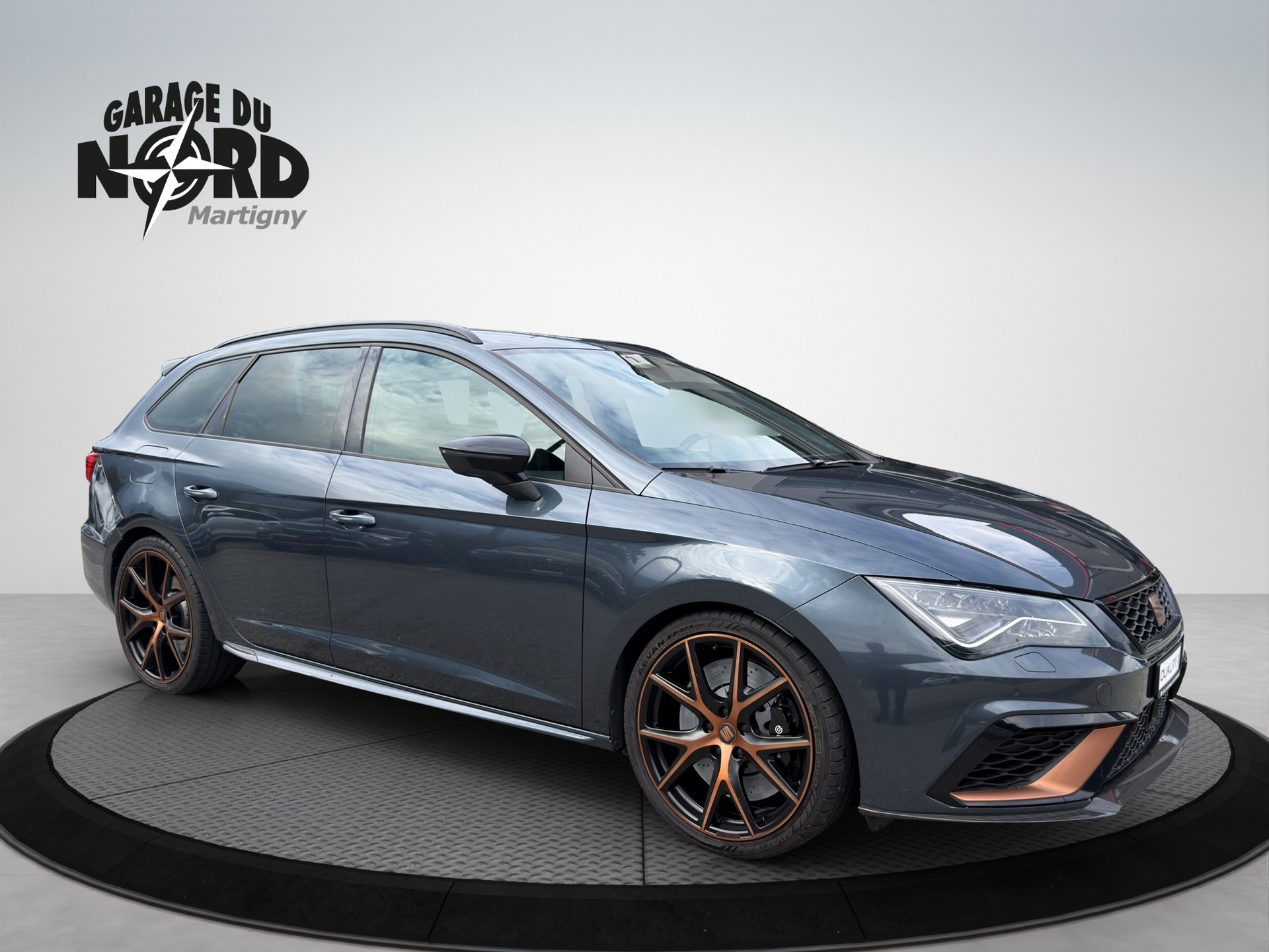 SEAT Leon ST 2.0 TSI Cupra R 300 4 Drive DSG-image-7