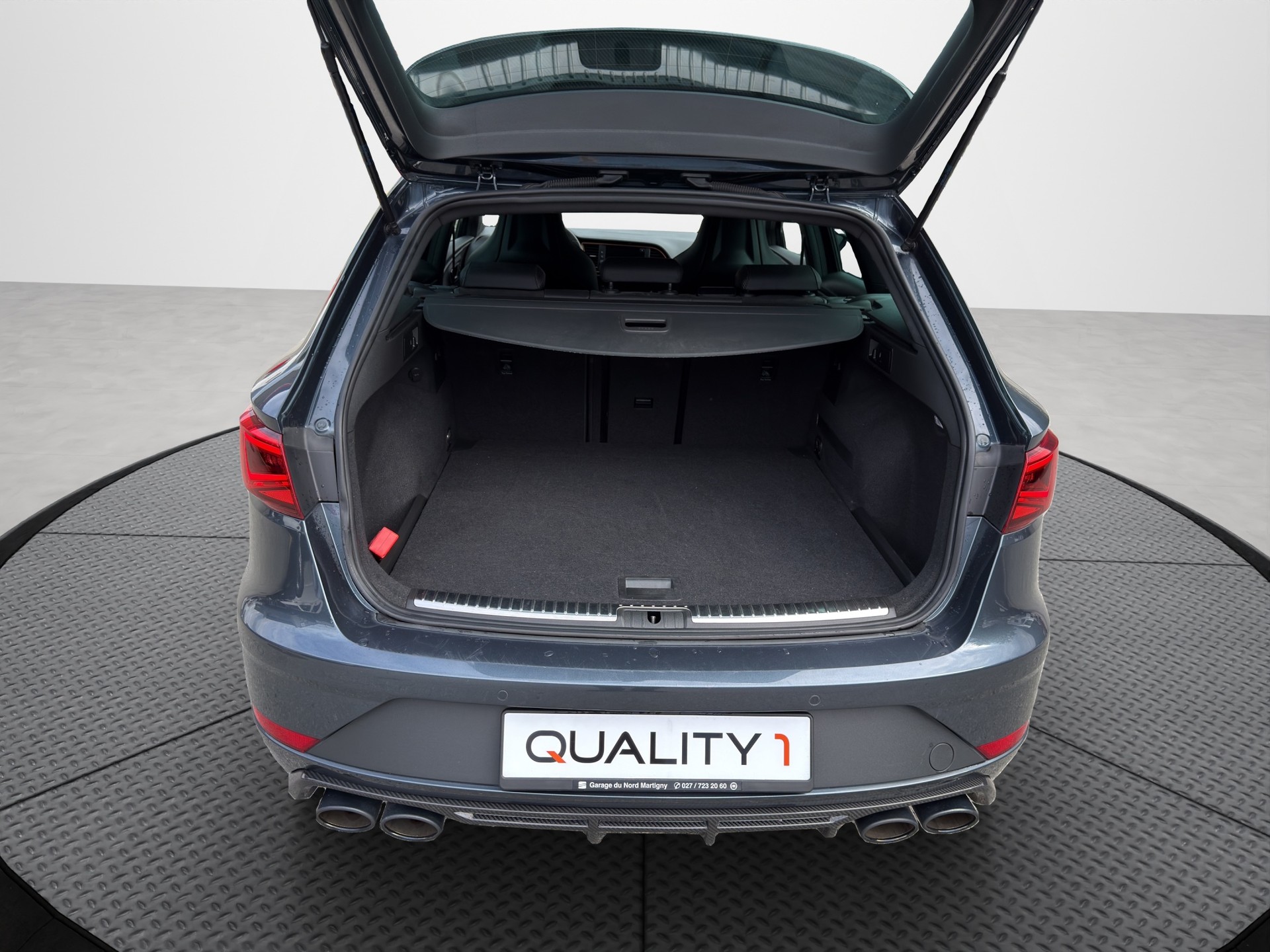 SEAT Leon ST 2.0 TSI Cupra R 300 4 Drive DSG-image-14