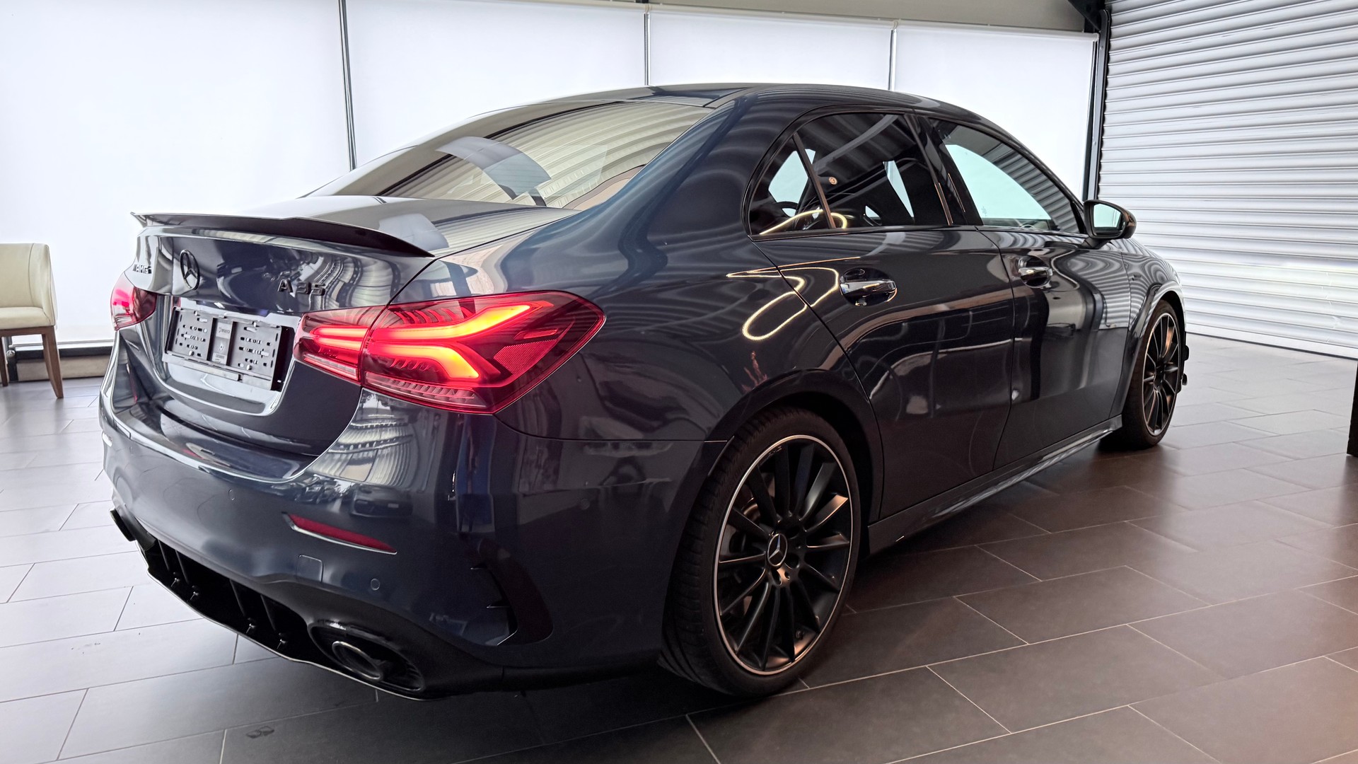 MERCEDES-BENZ A 35 AMG 4matic Limousine-image-24