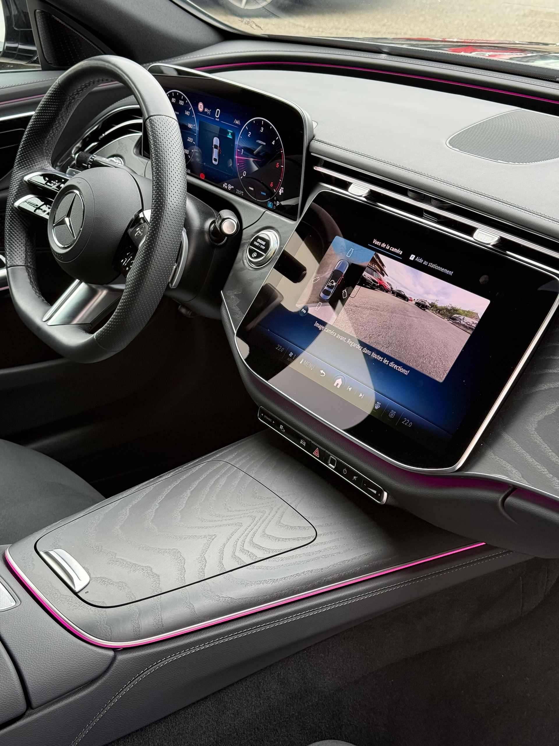 MERCEDES-BENZ E 220 d 4Matic 9G-Tronic AMG Line-image-28