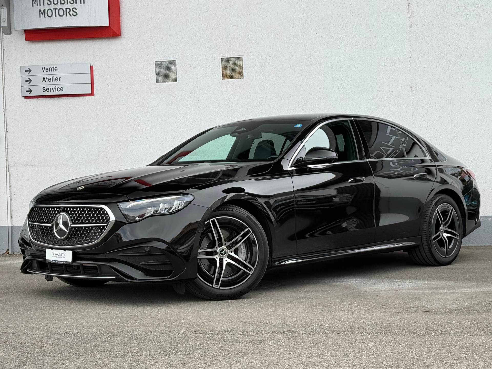 MERCEDES-BENZ E 220 d 4Matic 9G-Tronic AMG Line-image-1